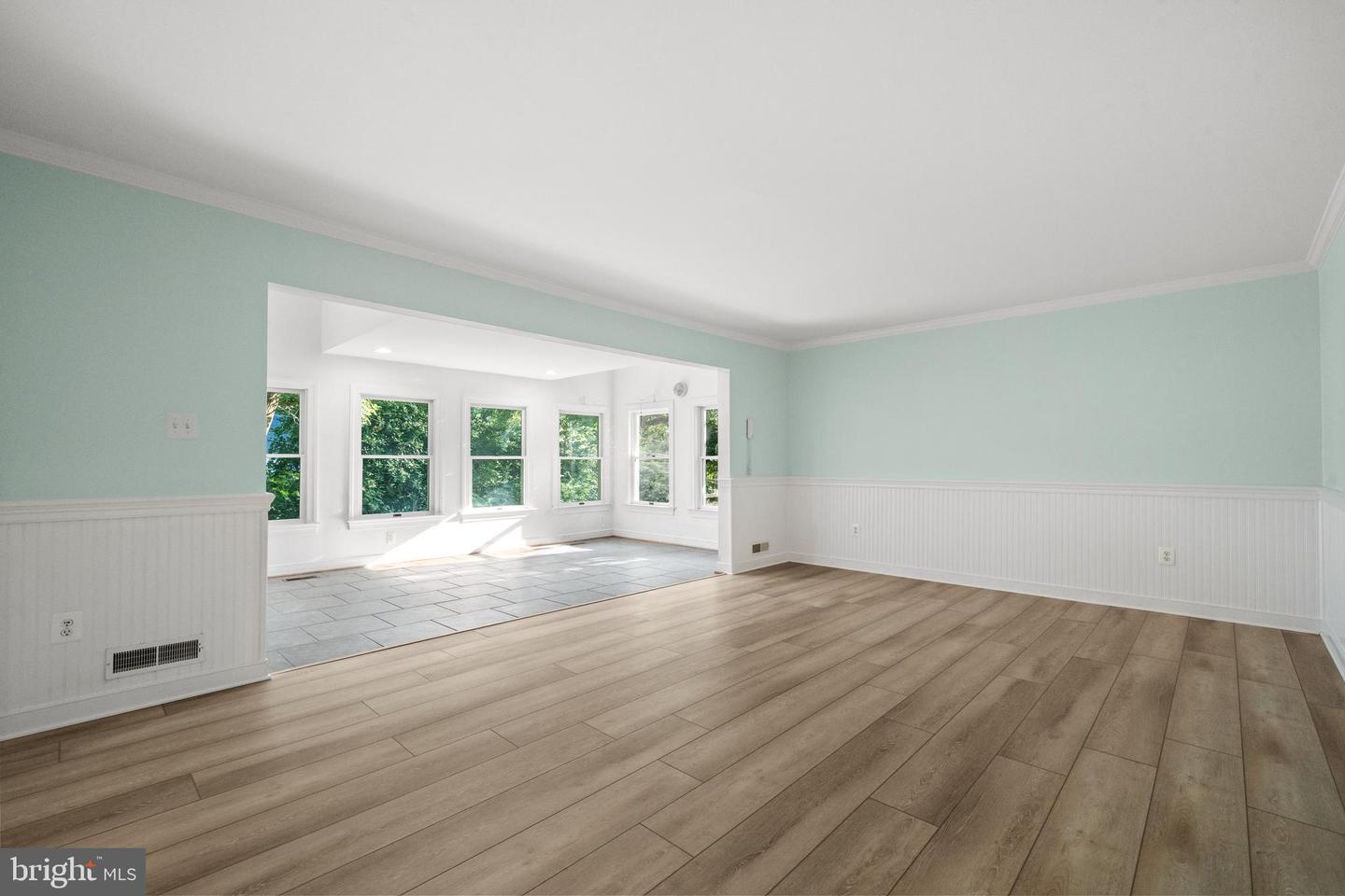 8721 WATERFORD RD, ALEXANDRIA, Virginia 22308, 5 Bedrooms Bedrooms, ,3 BathroomsBathrooms,Residential,For sale,8721 WATERFORD RD,VAFX2253172 MLS # VAFX2253172