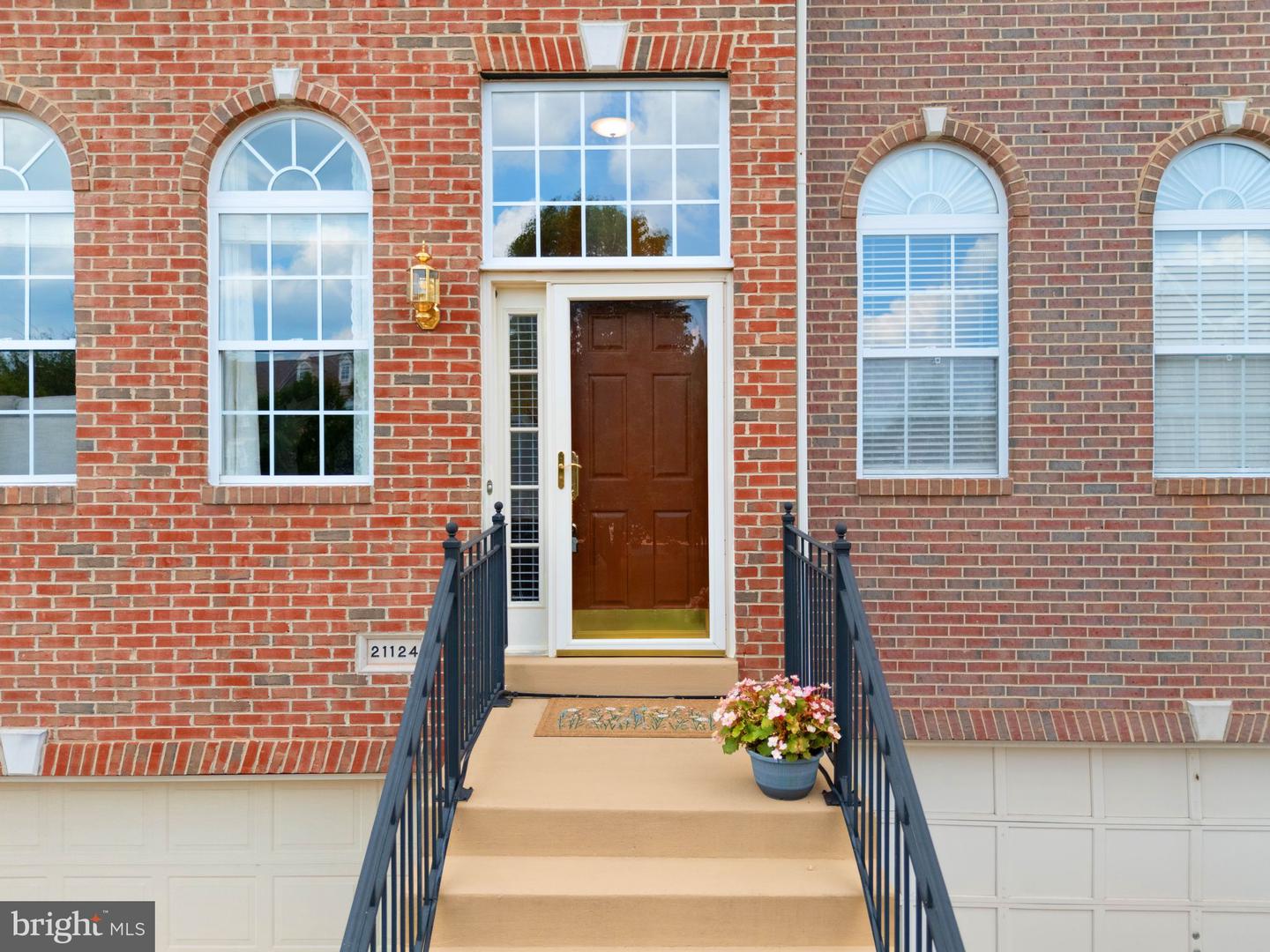21124 ANGELA SQ, STERLING, Virginia 20166, 3 Bedrooms Bedrooms, ,3 BathroomsBathrooms,Residential,For sale,21124 ANGELA SQ,VALO2101274 MLS # VALO2101274