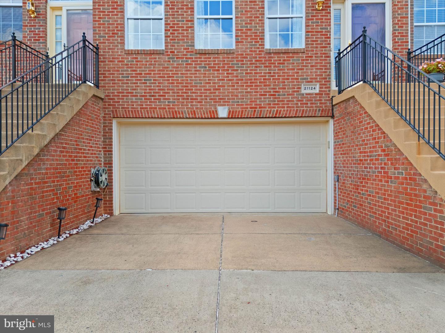 21124 ANGELA SQ, STERLING, Virginia 20166, 3 Bedrooms Bedrooms, ,3 BathroomsBathrooms,Residential,For sale,21124 ANGELA SQ,VALO2101274 MLS # VALO2101274