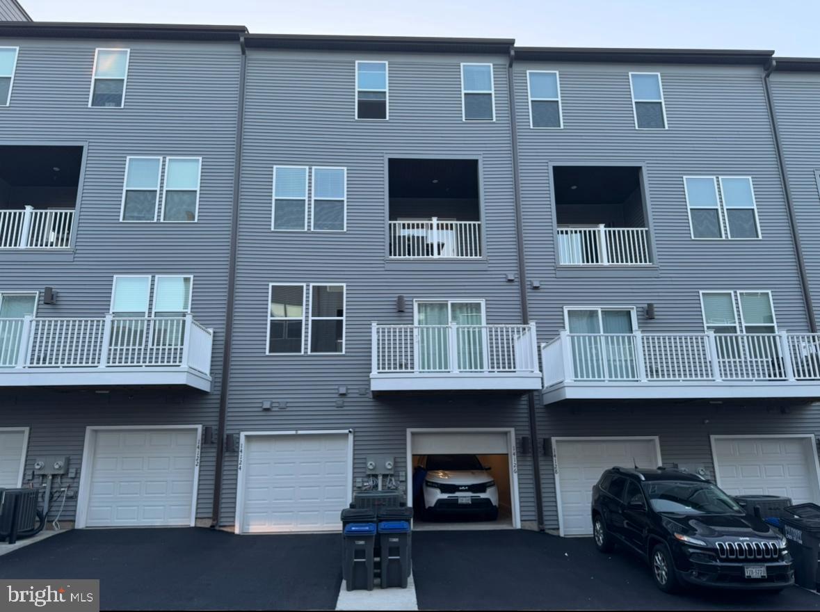 14124 GYPSUM LOOP #70, CHANTILLY, Virginia 20151, 3 Bedrooms Bedrooms, ,2 BathroomsBathrooms,Residential,For sale,14124 GYPSUM LOOP #70,VAFX2253802 MLS # VAFX2253802