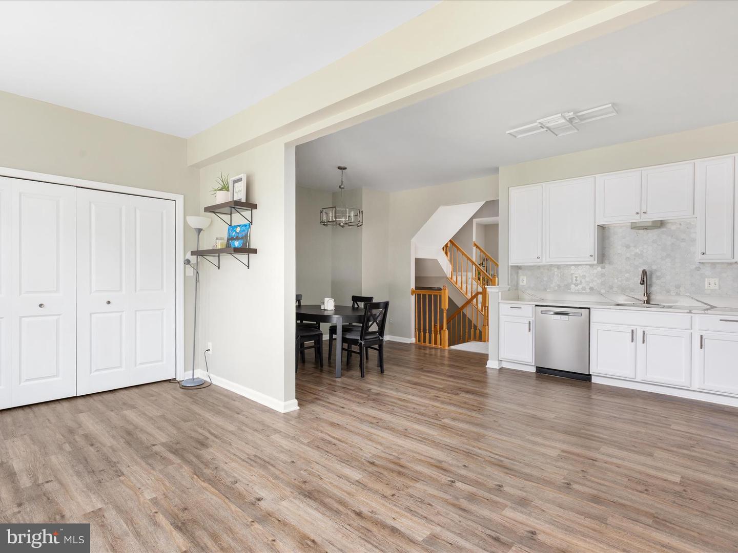 7100 WHEELING WAY, GAINESVILLE, Virginia 20155, 3 Bedrooms Bedrooms, ,2 BathroomsBathrooms,Residential,For sale,7100 WHEELING WAY,VAPW2098730 MLS # VAPW2098730