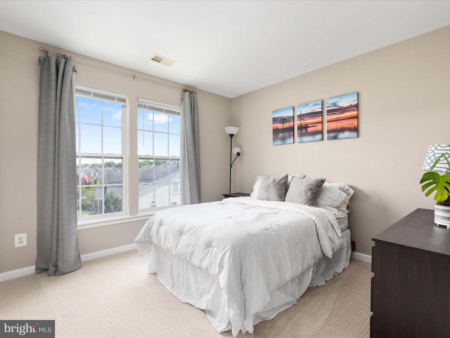 7100 WHEELING WAY, GAINESVILLE, Virginia 20155, 3 Bedrooms Bedrooms, ,2 BathroomsBathrooms,Residential,For sale,7100 WHEELING WAY,VAPW2098730 MLS # VAPW2098730