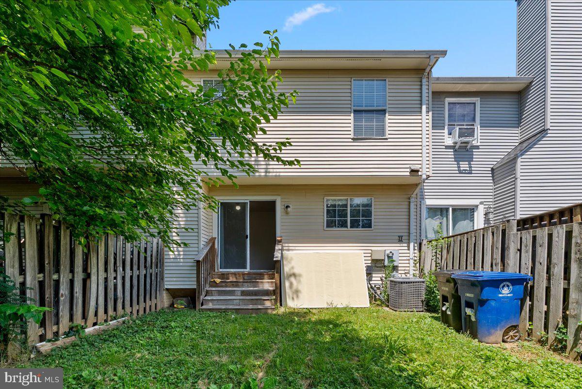 1003 SMARTTS LN NE, LEESBURG, Virginia 20176, 3 Bedrooms Bedrooms, ,2 BathroomsBathrooms,Residential,For sale,1003 SMARTTS LN NE,VALO2101532 MLS # VALO2101532