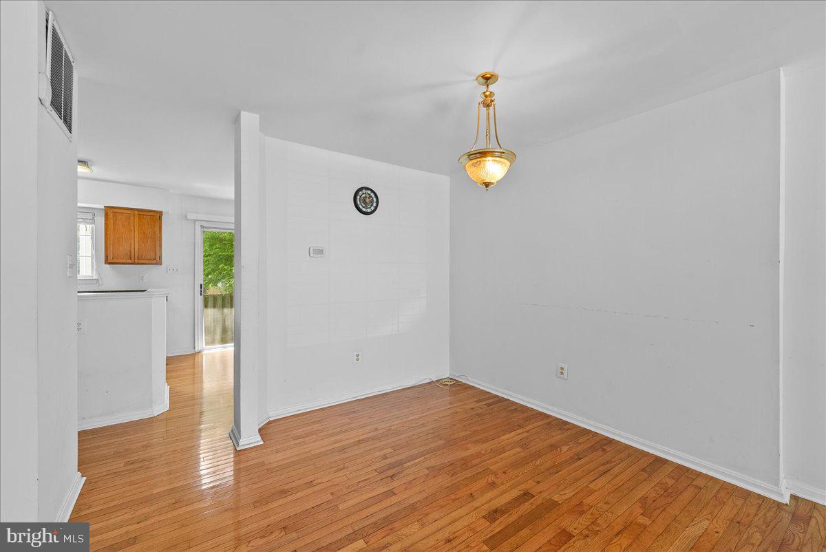1003 SMARTTS LN NE, LEESBURG, Virginia 20176, 3 Bedrooms Bedrooms, ,2 BathroomsBathrooms,Residential,For sale,1003 SMARTTS LN NE,VALO2101532 MLS # VALO2101532