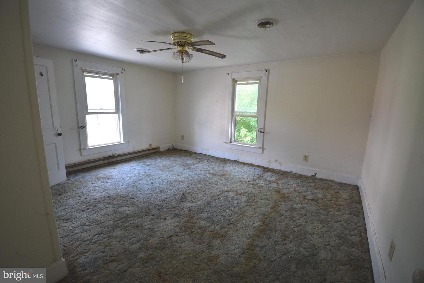 345 SHAFFER ST, WOODSTOCK, Virginia 22664, 2 Bedrooms Bedrooms, ,2 BathroomsBathrooms,Residential,For sale,345 SHAFFER ST,VASH2011958 MLS # VASH2011958