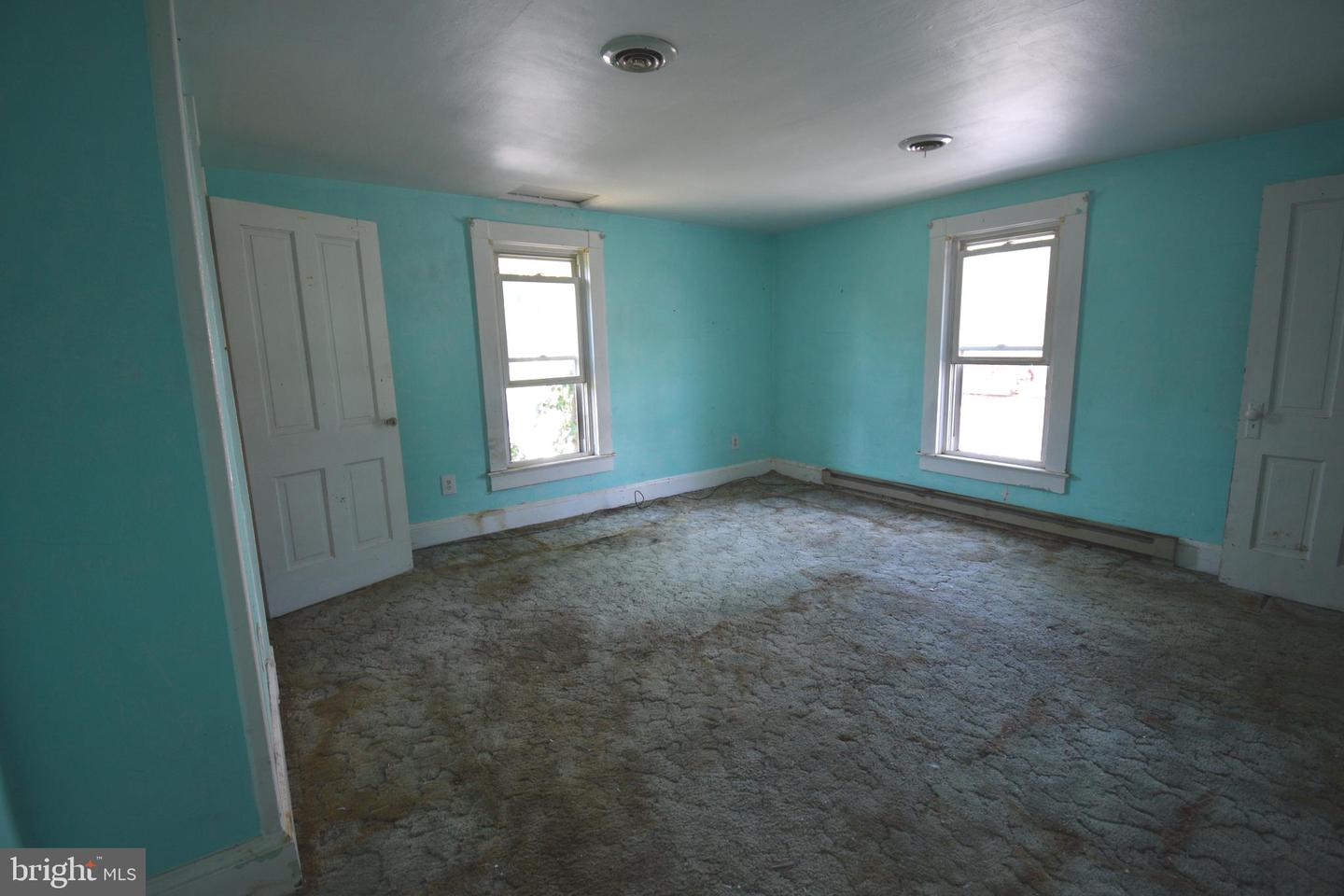 345 SHAFFER ST, WOODSTOCK, Virginia 22664, 2 Bedrooms Bedrooms, ,2 BathroomsBathrooms,Residential,For sale,345 SHAFFER ST,VASH2011958 MLS # VASH2011958