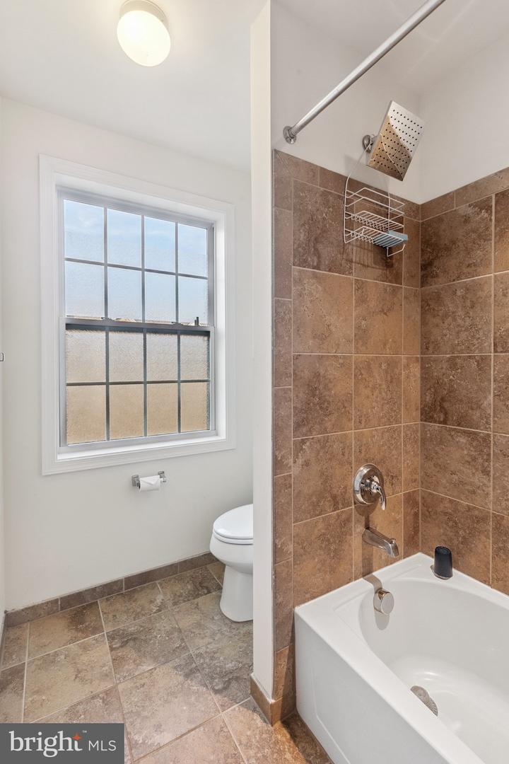 22551 CAMBRIDGEPORT SQ, ASHBURN, Virginia 20148, 4 Bedrooms Bedrooms, ,3 BathroomsBathrooms,Residential,For sale,22551 CAMBRIDGEPORT SQ,VALO2101752 MLS # VALO2101752