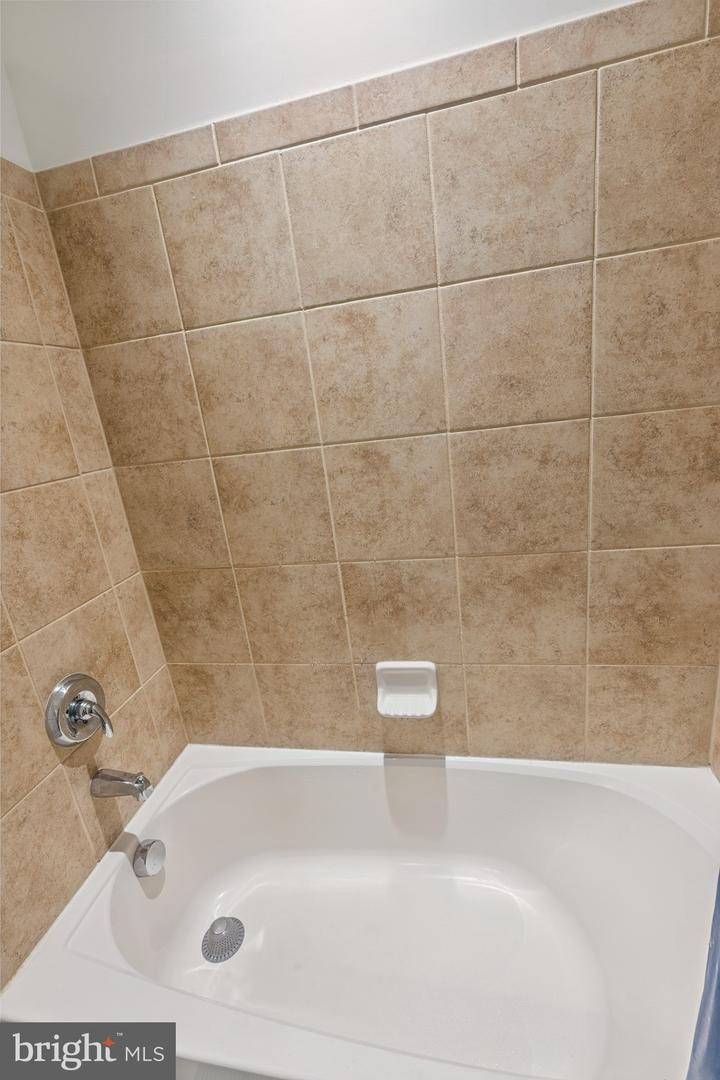 22551 CAMBRIDGEPORT SQ, ASHBURN, Virginia 20148, 4 Bedrooms Bedrooms, ,3 BathroomsBathrooms,Residential,For sale,22551 CAMBRIDGEPORT SQ,VALO2101752 MLS # VALO2101752