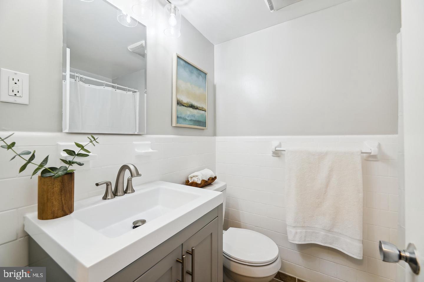 3314 S 28TH ST #304, ALEXANDRIA, Virginia 22302, 1 Bedroom Bedrooms, ,1 BathroomBathrooms,Residential,For sale,3314 S 28TH ST #304,VAAX2047350 MLS # VAAX2047350