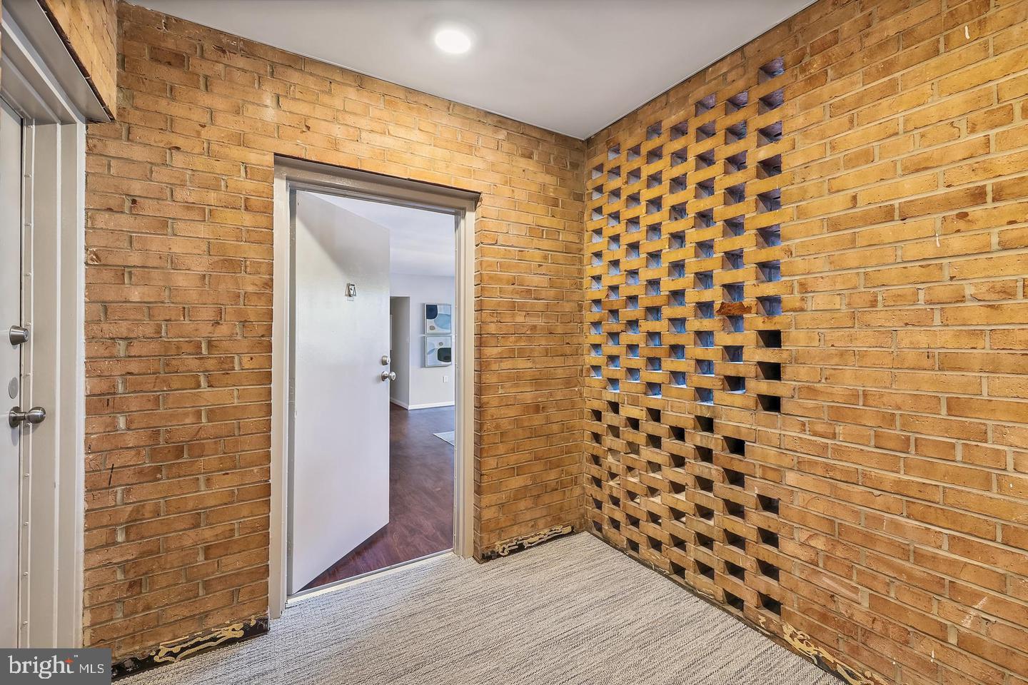 3314 S 28TH ST #304, ALEXANDRIA, Virginia 22302, 1 Bedroom Bedrooms, ,1 BathroomBathrooms,Residential,For sale,3314 S 28TH ST #304,VAAX2047350 MLS # VAAX2047350