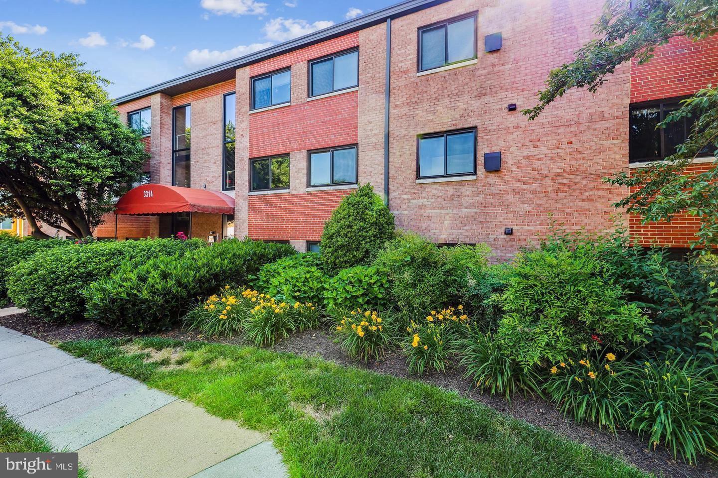 3314 S 28TH ST #304, ALEXANDRIA, Virginia 22302, 1 Bedroom Bedrooms, ,1 BathroomBathrooms,Residential,For sale,3314 S 28TH ST #304,VAAX2047350 MLS # VAAX2047350