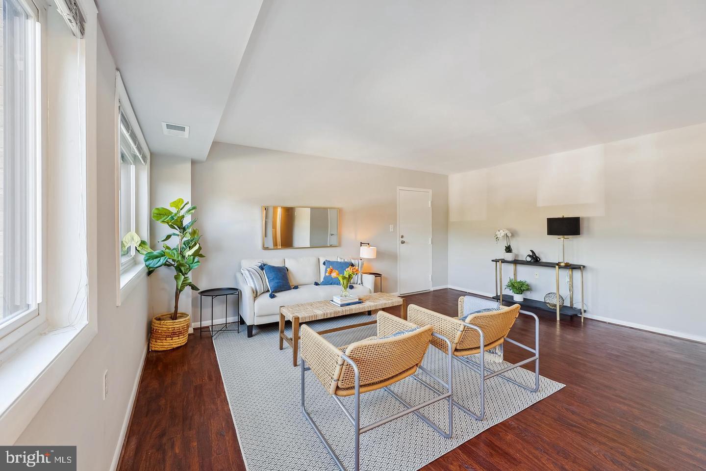 3314 S 28TH ST #304, ALEXANDRIA, Virginia 22302, 1 Bedroom Bedrooms, ,1 BathroomBathrooms,Residential,For sale,3314 S 28TH ST #304,VAAX2047350 MLS # VAAX2047350
