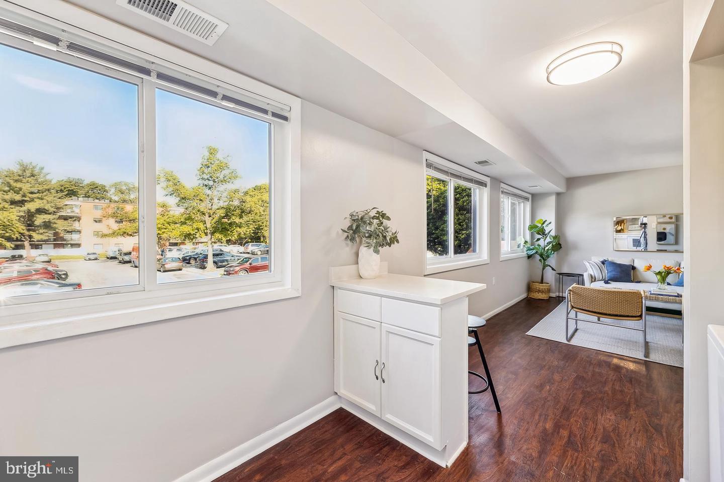 3314 S 28TH ST #304, ALEXANDRIA, Virginia 22302, 1 Bedroom Bedrooms, ,1 BathroomBathrooms,Residential,For sale,3314 S 28TH ST #304,VAAX2047350 MLS # VAAX2047350