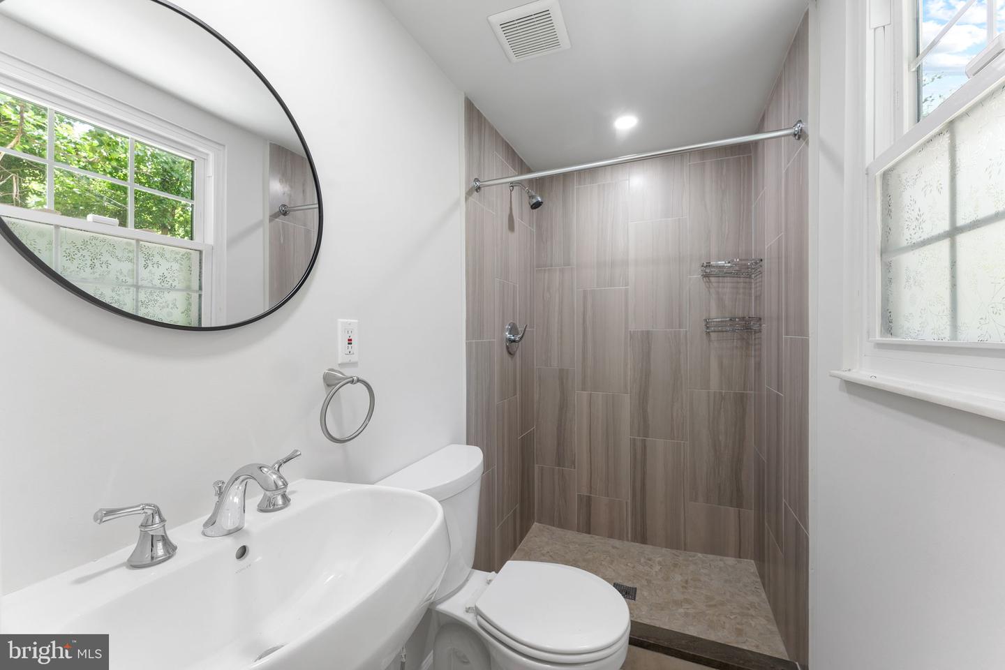 9117 HUNTING PINES PL, FAIRFAX, Virginia 22032, 4 Bedrooms Bedrooms, ,4 BathroomsBathrooms,Residential,For sale,9117 HUNTING PINES PL,VAFX2254800 MLS # VAFX2254800