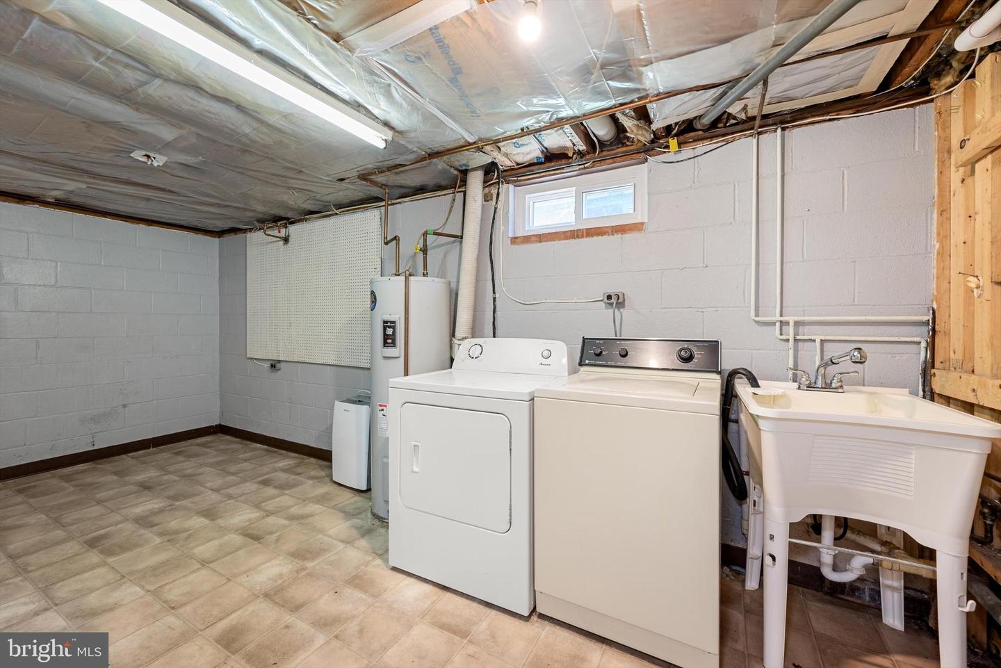 211 CATOCTIN CIR NE, LEESBURG, Virginia 20176, 3 Bedrooms Bedrooms, ,2 BathroomsBathrooms,Residential,For sale,211 CATOCTIN CIR NE,VALO2101824 MLS # VALO2101824