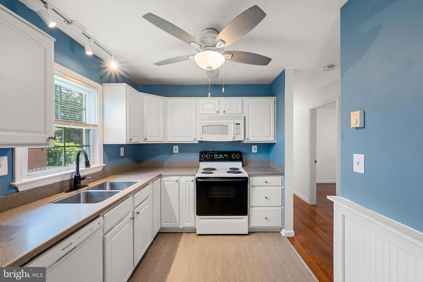211 CATOCTIN CIR NE, LEESBURG, Virginia 20176, 3 Bedrooms Bedrooms, ,2 BathroomsBathrooms,Residential,For sale,211 CATOCTIN CIR NE,VALO2101824 MLS # VALO2101824