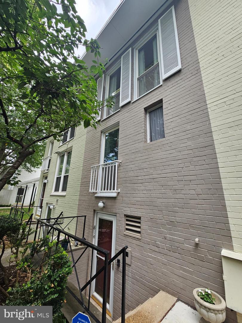 814 3RD ST SW #814, WASHINGTON, District Of Columbia 20024, 3 Bedrooms Bedrooms, ,2 BathroomsBathrooms,Residential,For sale,814 3RD ST SW #814,DCDC2209432 MLS # DCDC2209432