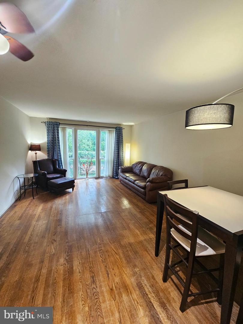 814 3RD ST SW #814, WASHINGTON, District Of Columbia 20024, 3 Bedrooms Bedrooms, ,2 BathroomsBathrooms,Residential,For sale,814 3RD ST SW #814,DCDC2209432 MLS # DCDC2209432