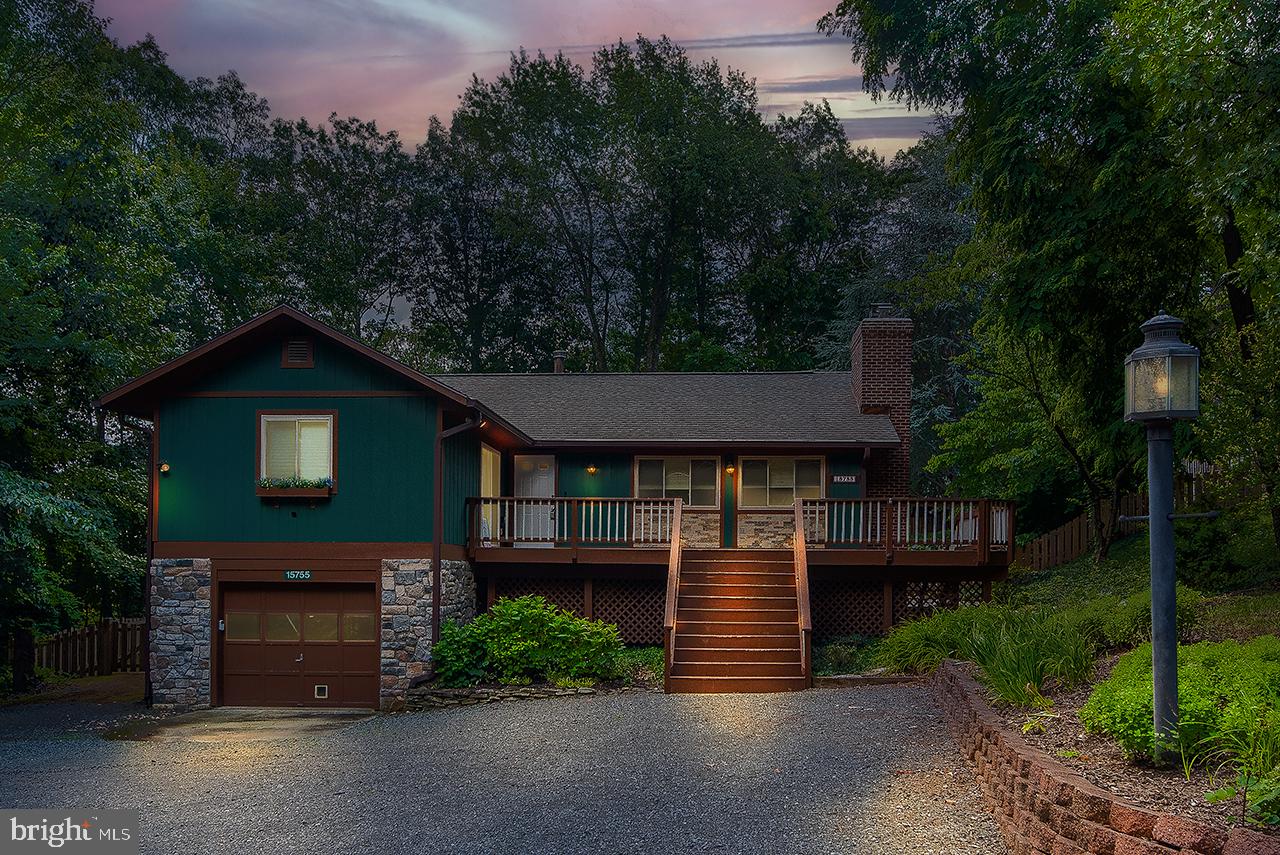 15755 WAKEFIELD CT, HAYMARKET, Virginia 20169, 3 Bedrooms Bedrooms, ,3 BathroomsBathrooms,Residential,For sale,15755 WAKEFIELD CT,VAPW2098766 MLS # VAPW2098766