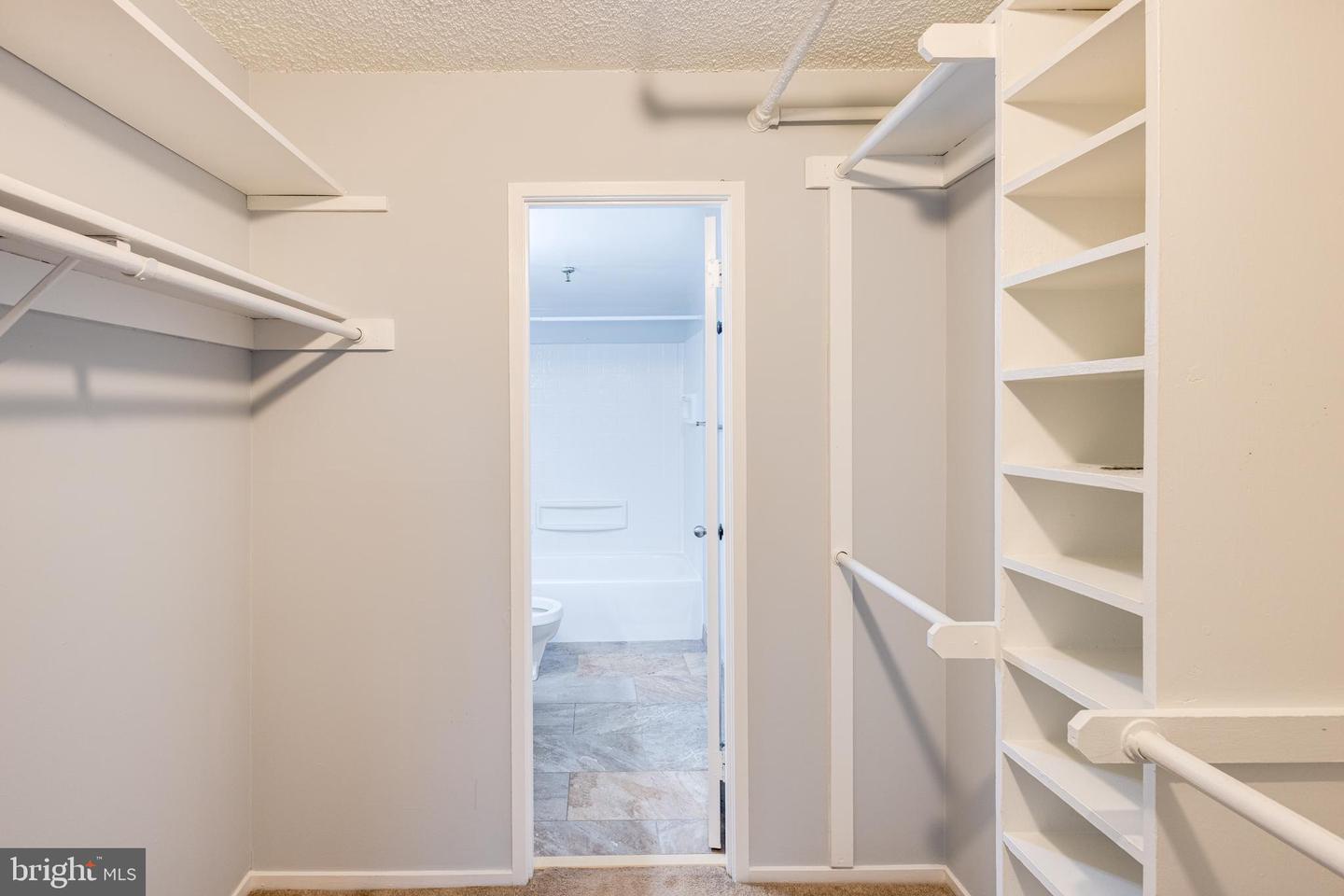 5911 EDSALL RD #406, ALEXANDRIA, Virginia 22304, 2 Bedrooms Bedrooms, ,2 BathroomsBathrooms,Residential,For sale,5911 EDSALL RD #406,VAAX2047300 MLS # VAAX2047300