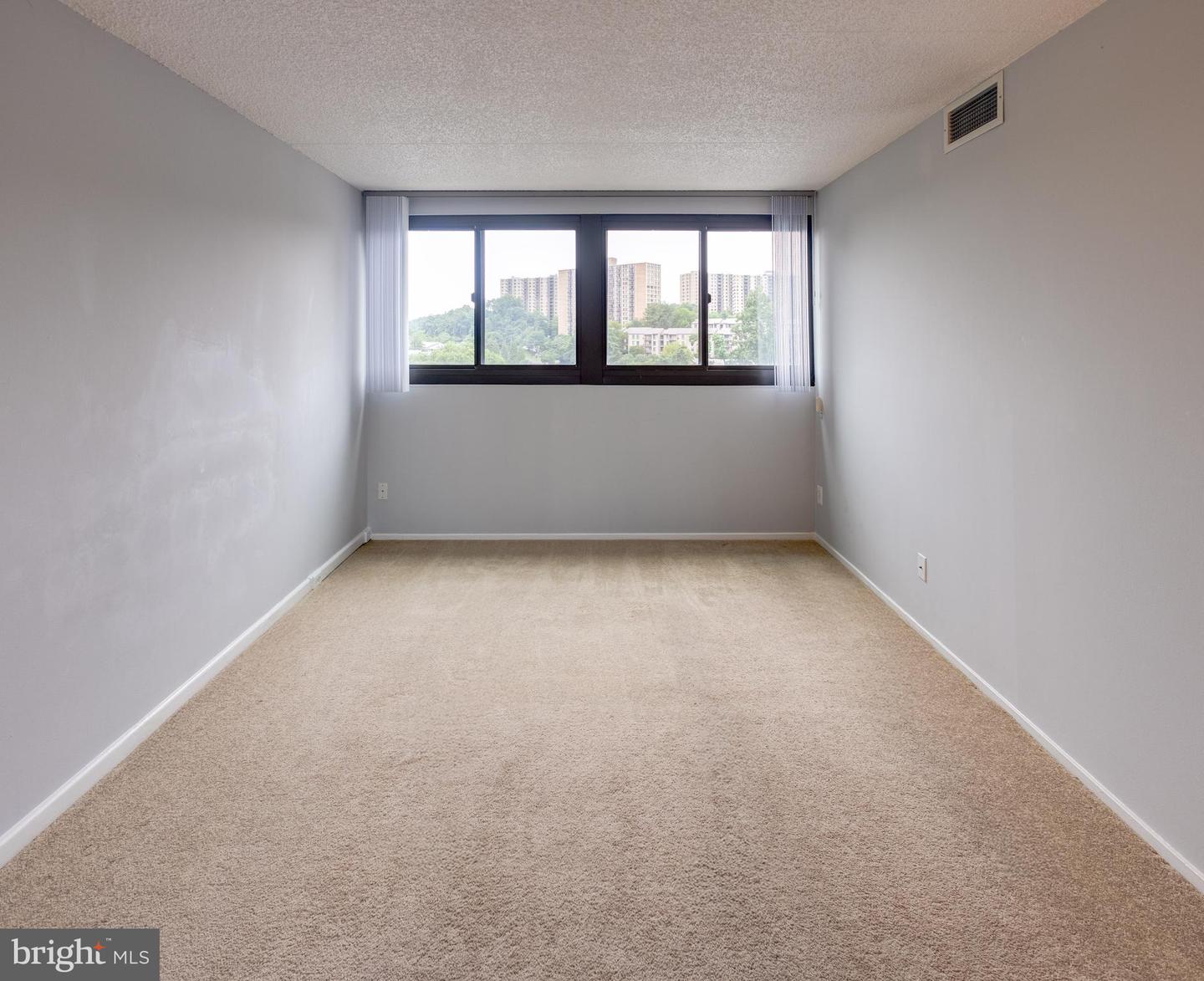 5911 EDSALL RD #406, ALEXANDRIA, Virginia 22304, 2 Bedrooms Bedrooms, ,2 BathroomsBathrooms,Residential,For sale,5911 EDSALL RD #406,VAAX2047300 MLS # VAAX2047300