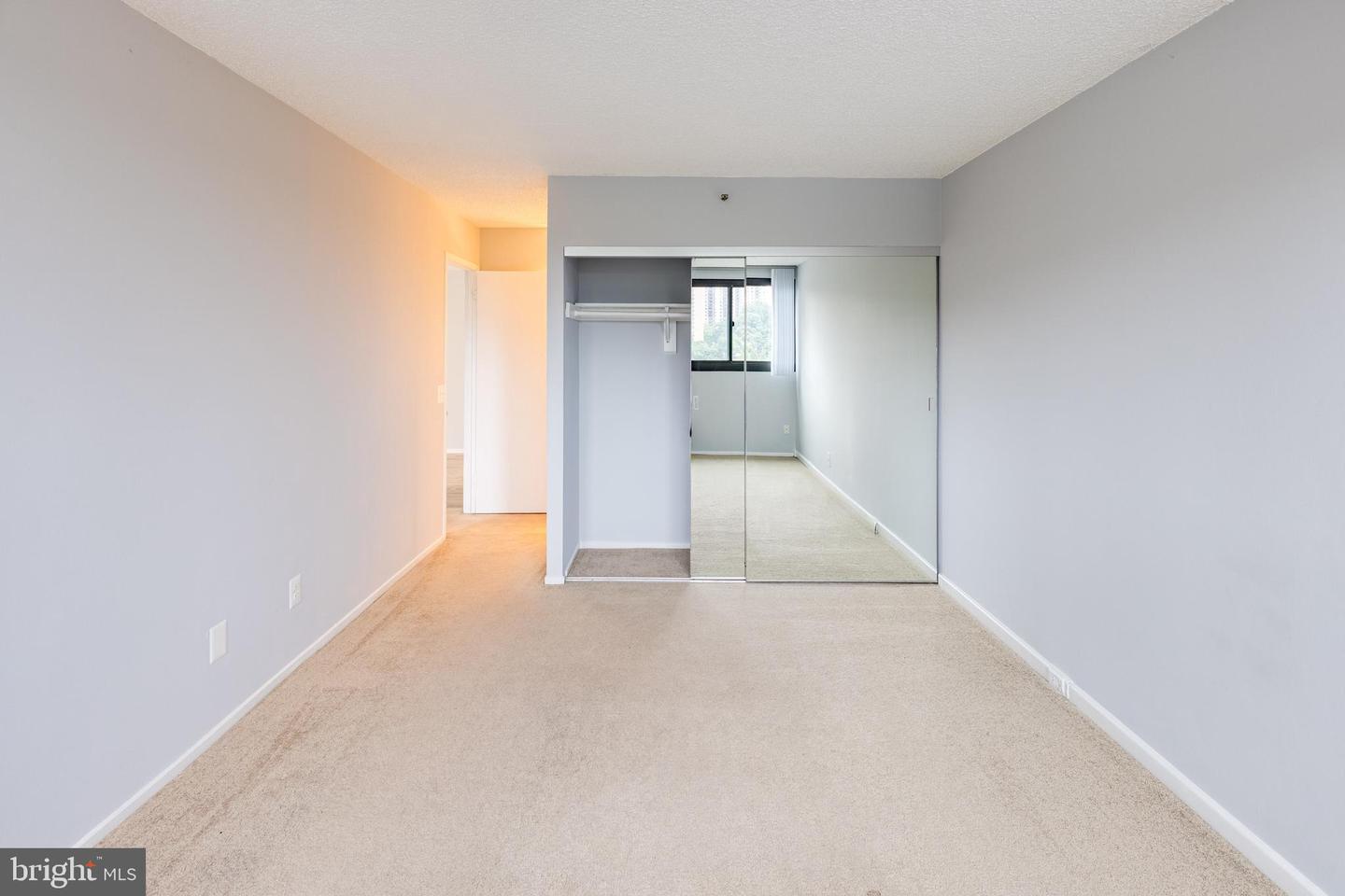 5911 EDSALL RD #406, ALEXANDRIA, Virginia 22304, 2 Bedrooms Bedrooms, ,2 BathroomsBathrooms,Residential,For sale,5911 EDSALL RD #406,VAAX2047300 MLS # VAAX2047300