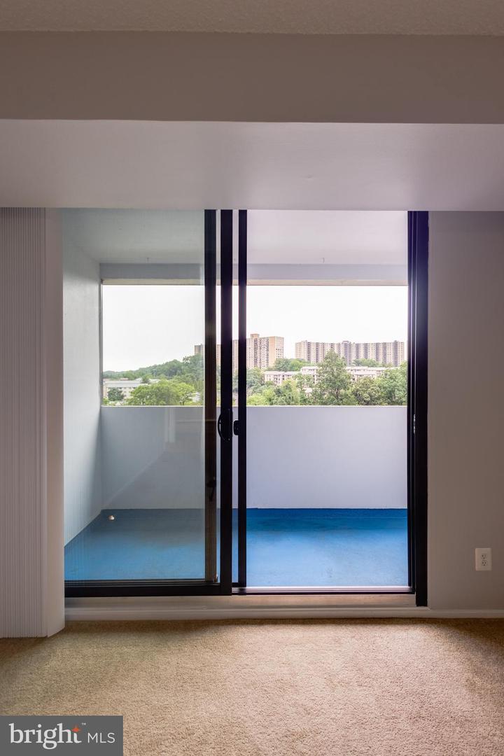 5911 EDSALL RD #406, ALEXANDRIA, Virginia 22304, 2 Bedrooms Bedrooms, ,2 BathroomsBathrooms,Residential,For sale,5911 EDSALL RD #406,VAAX2047300 MLS # VAAX2047300