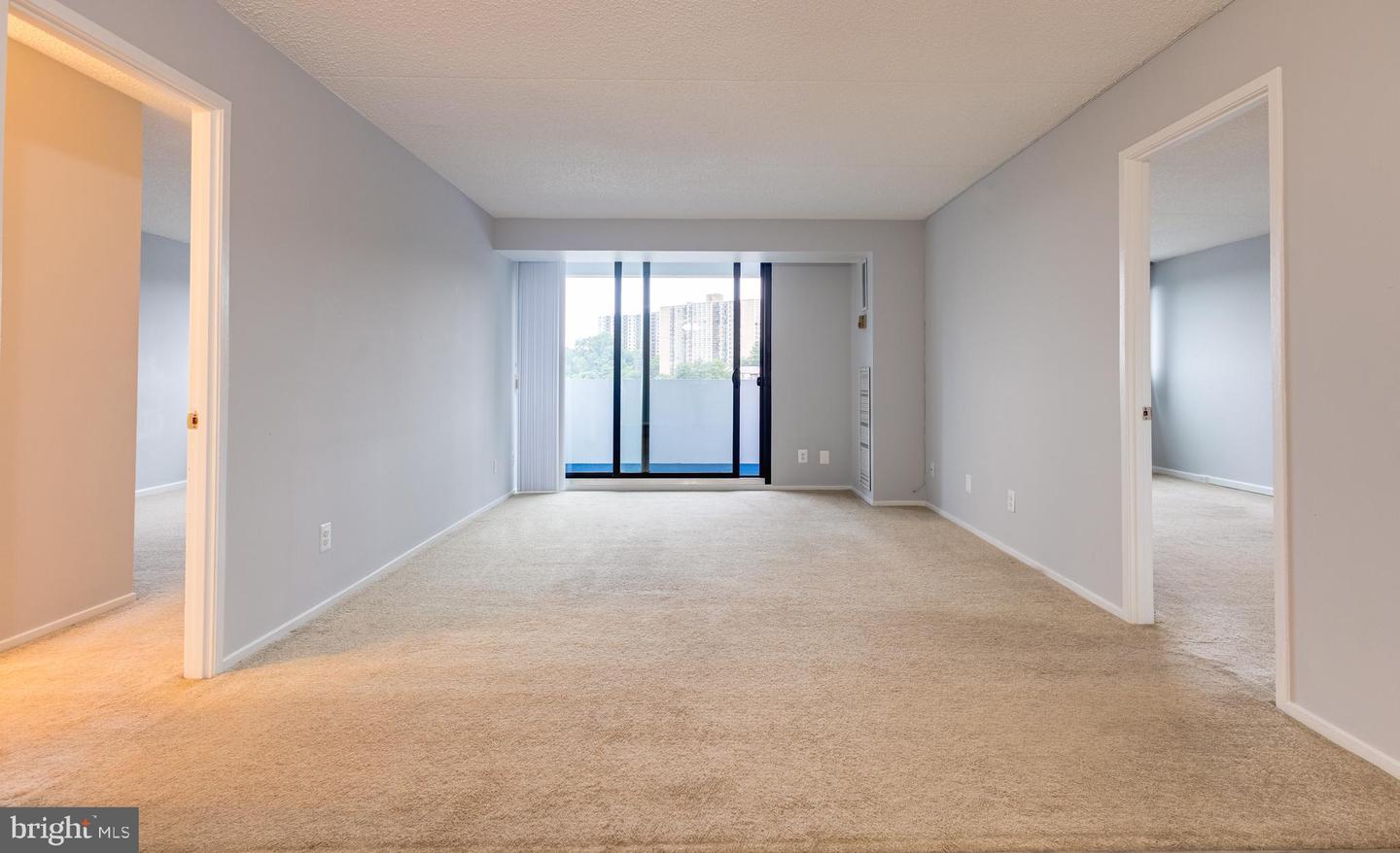 5911 EDSALL RD #406, ALEXANDRIA, Virginia 22304, 2 Bedrooms Bedrooms, ,2 BathroomsBathrooms,Residential,For sale,5911 EDSALL RD #406,VAAX2047300 MLS # VAAX2047300