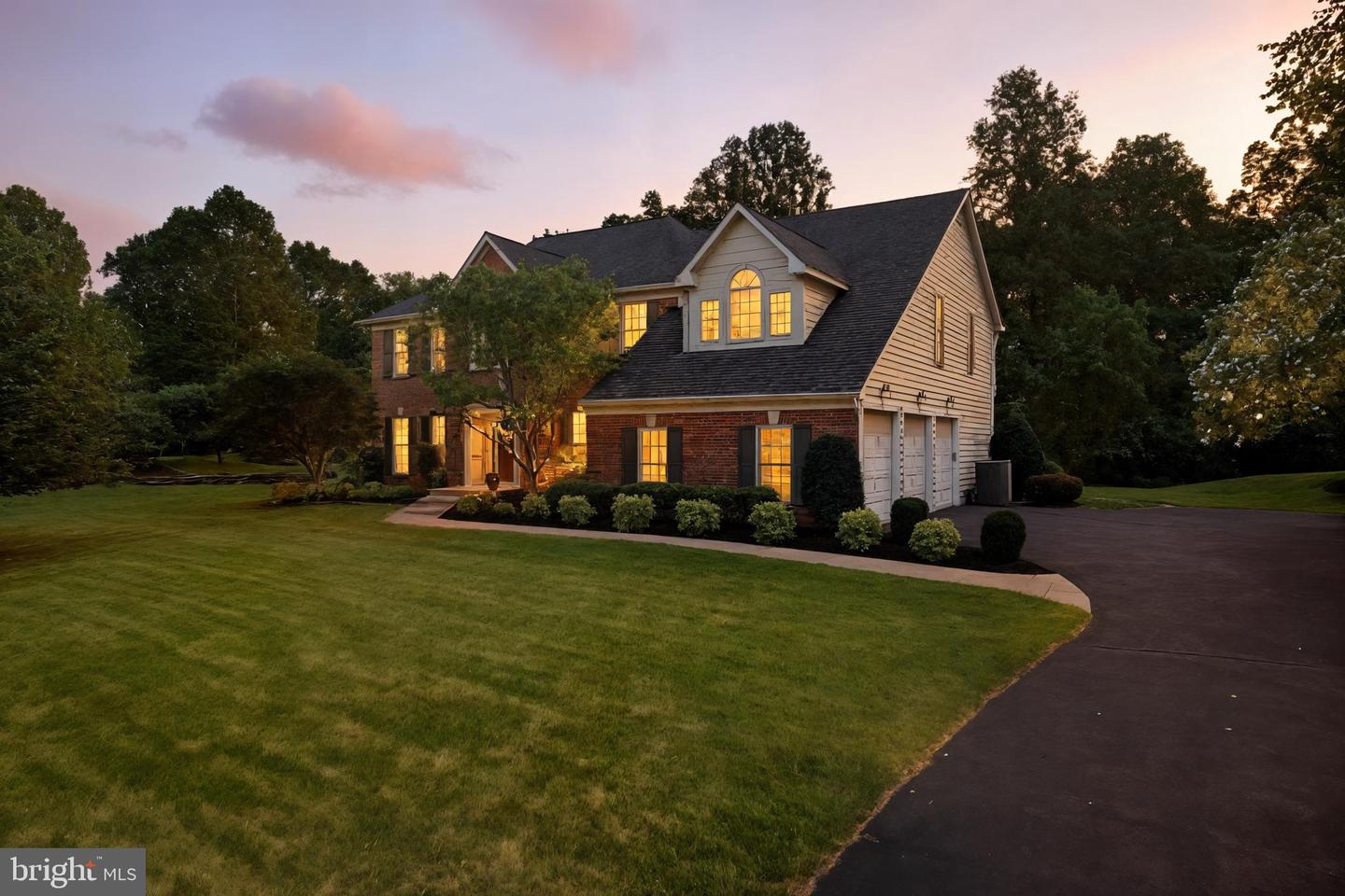 7401 CLIFTON QUARRY DR, CLIFTON, Virginia 20124, 4 Bedrooms Bedrooms, ,3 BathroomsBathrooms,Residential,For sale,7401 CLIFTON QUARRY DR,VAFX2254524 MLS # VAFX2254524