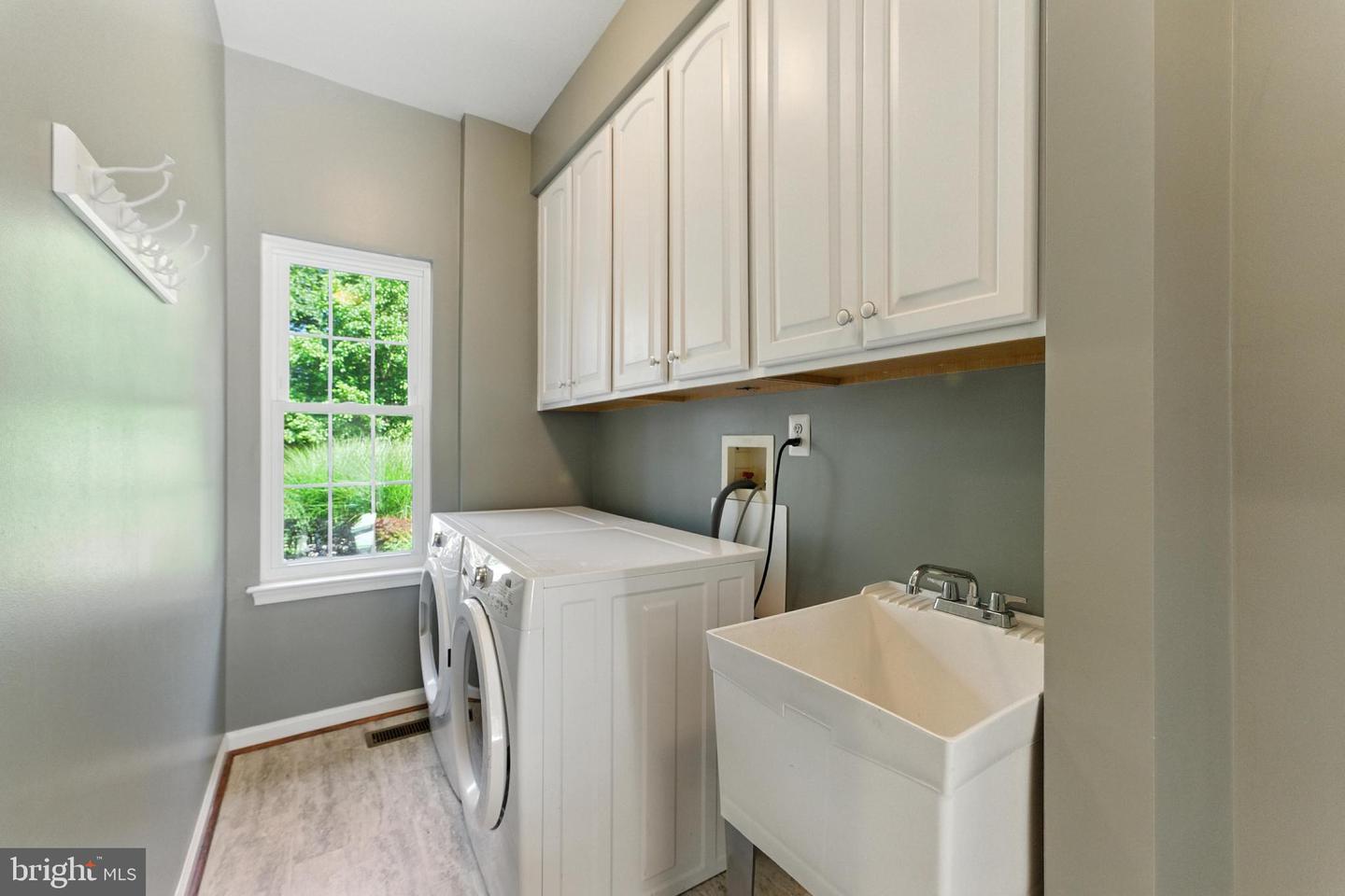 7401 CLIFTON QUARRY DR, CLIFTON, Virginia 20124, 4 Bedrooms Bedrooms, ,3 BathroomsBathrooms,Residential,For sale,7401 CLIFTON QUARRY DR,VAFX2254524 MLS # VAFX2254524