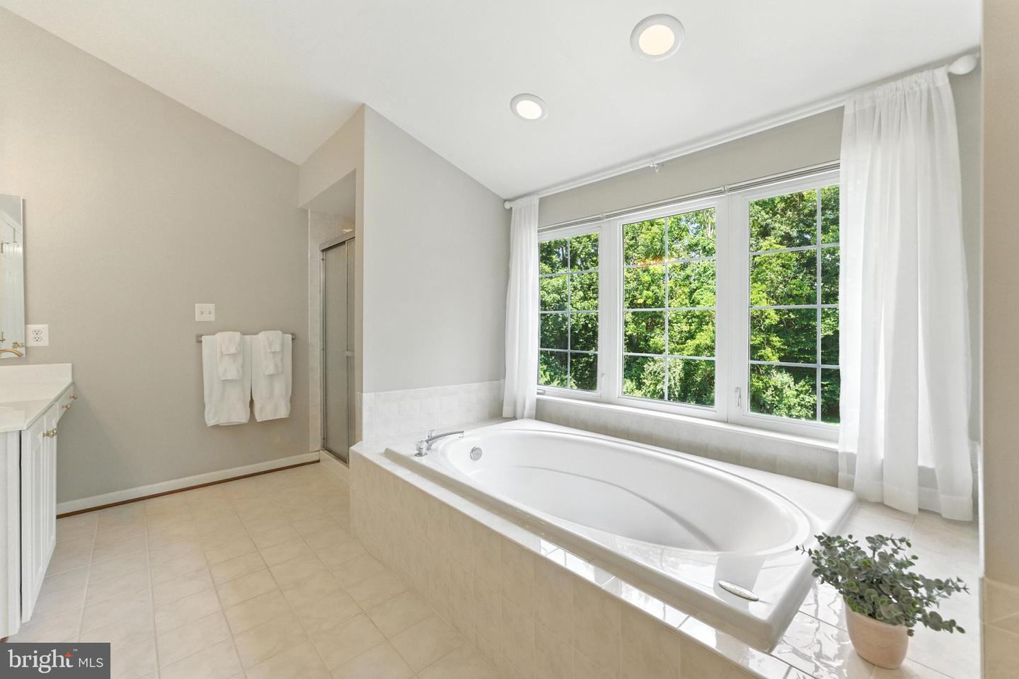 7401 CLIFTON QUARRY DR, CLIFTON, Virginia 20124, 4 Bedrooms Bedrooms, ,3 BathroomsBathrooms,Residential,For sale,7401 CLIFTON QUARRY DR,VAFX2254524 MLS # VAFX2254524