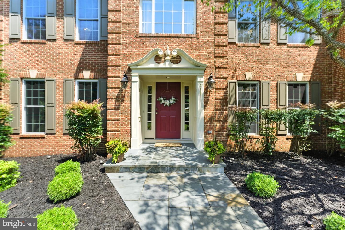 7401 CLIFTON QUARRY DR, CLIFTON, Virginia 20124, 4 Bedrooms Bedrooms, ,3 BathroomsBathrooms,Residential,For sale,7401 CLIFTON QUARRY DR,VAFX2254524 MLS # VAFX2254524