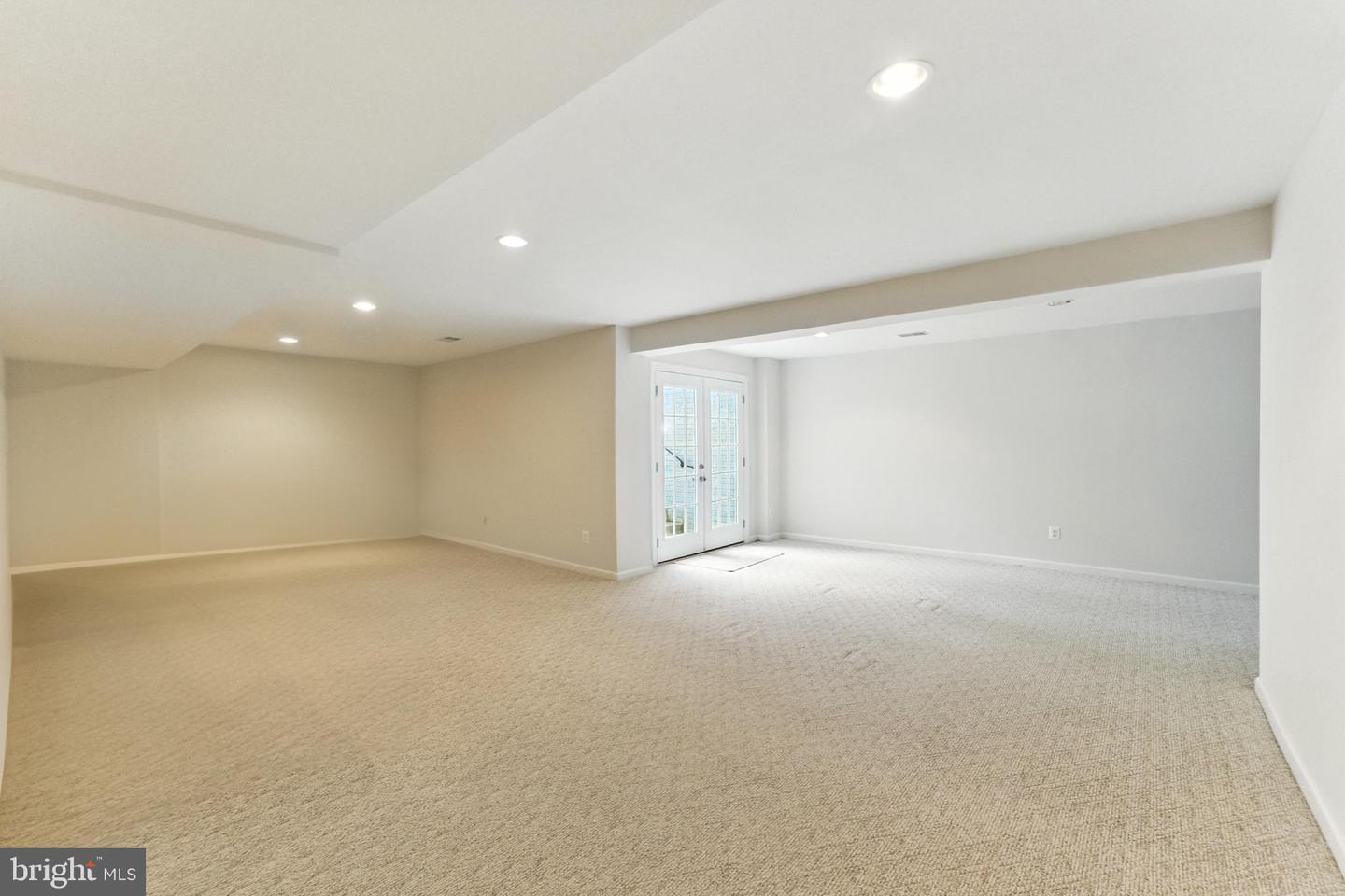 7401 CLIFTON QUARRY DR, CLIFTON, Virginia 20124, 4 Bedrooms Bedrooms, ,3 BathroomsBathrooms,Residential,For sale,7401 CLIFTON QUARRY DR,VAFX2254524 MLS # VAFX2254524
