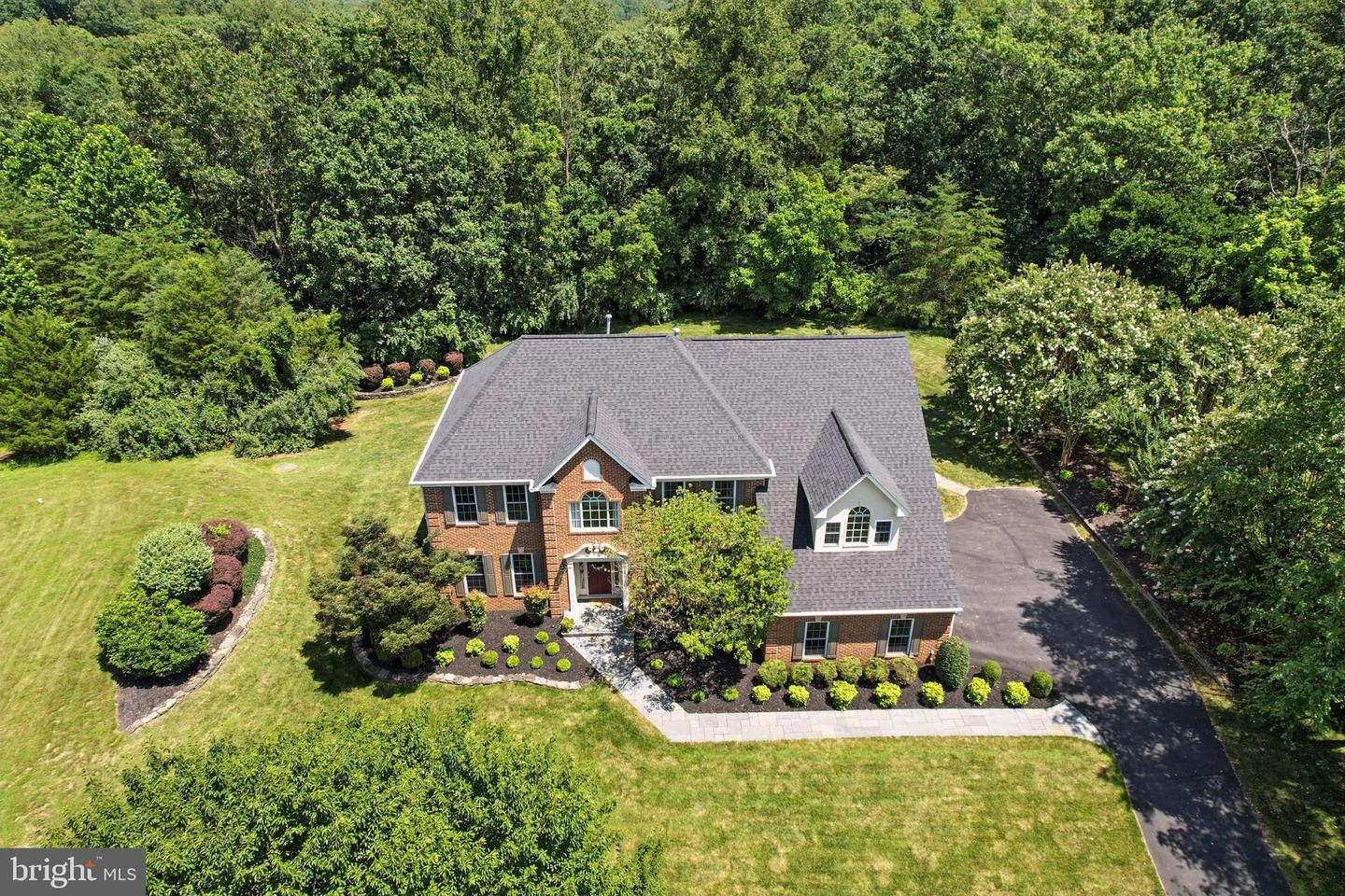 7401 CLIFTON QUARRY DR, CLIFTON, Virginia 20124, 4 Bedrooms Bedrooms, ,3 BathroomsBathrooms,Residential,For sale,7401 CLIFTON QUARRY DR,VAFX2254524 MLS # VAFX2254524