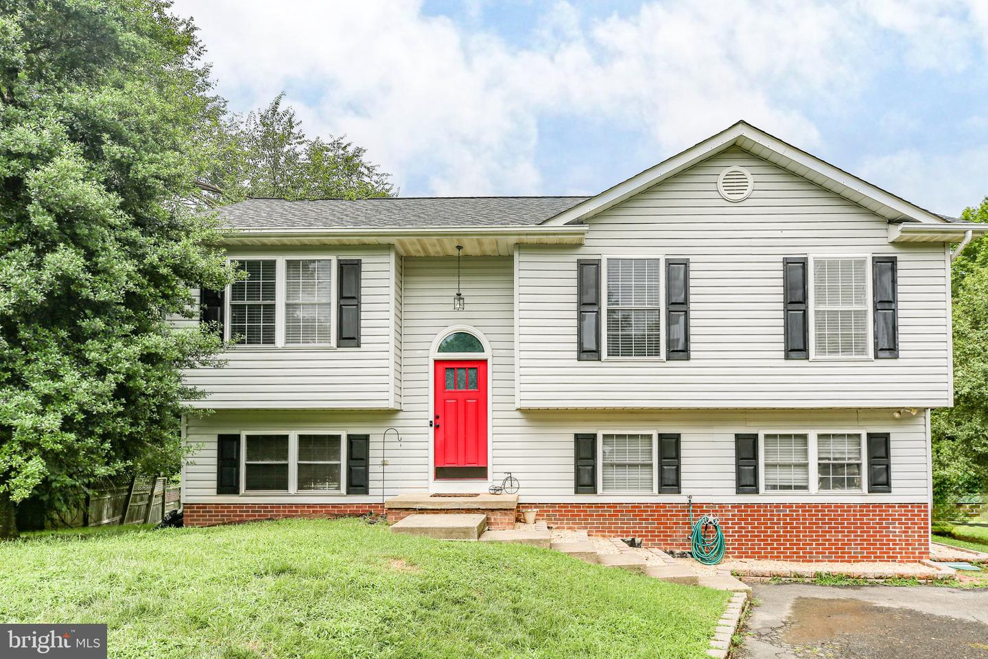 10708 LIVE OAK CT, FREDERICKSBURG, Virginia 22407, 4 Bedrooms Bedrooms, ,3 BathroomsBathrooms,Residential,For sale,10708 LIVE OAK CT,VASP2034584 MLS # VASP2034584