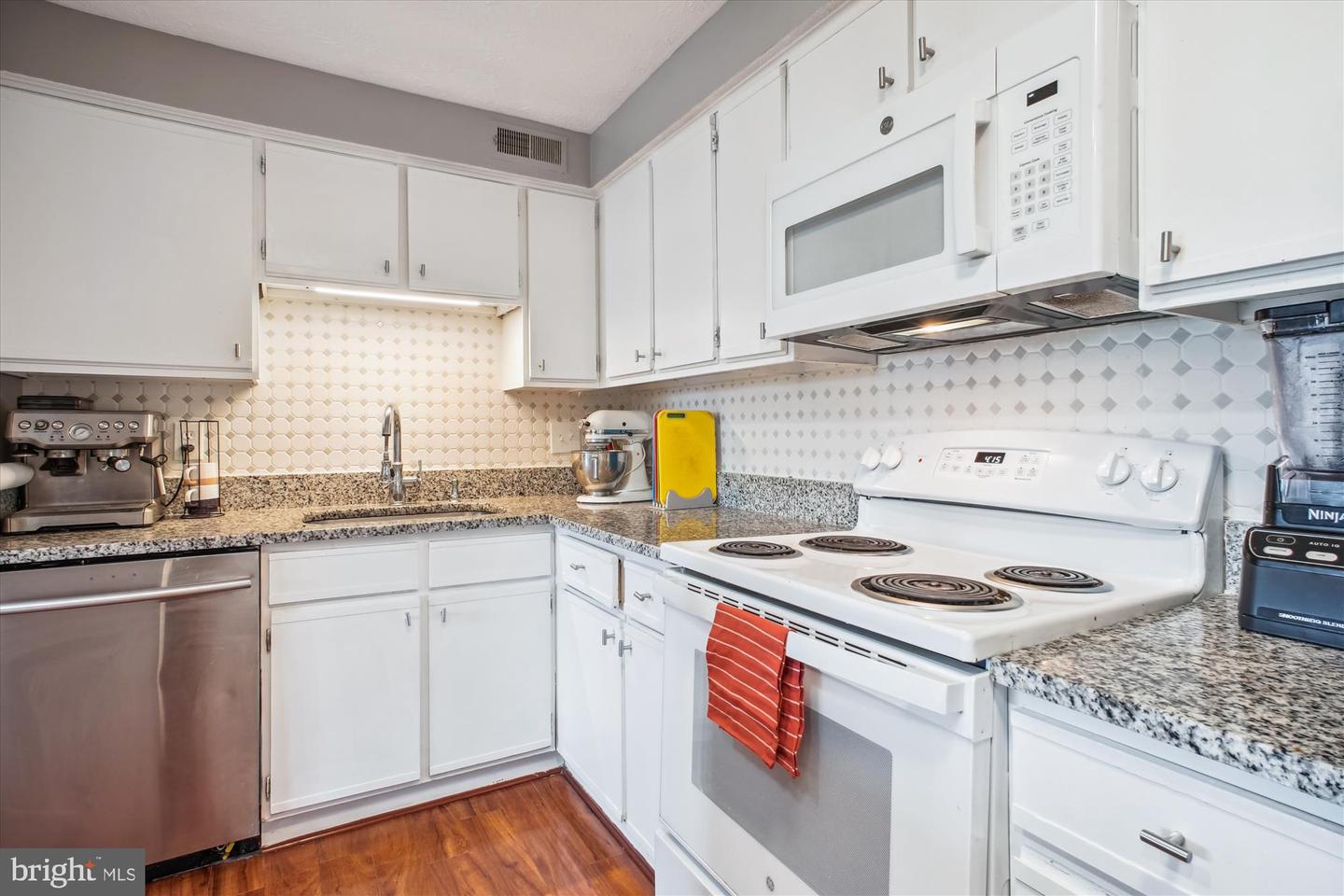 8384 BROCKHAM DR #L, ALEXANDRIA, Virginia 22309, 2 Bedrooms Bedrooms, ,2 BathroomsBathrooms,Residential,For sale,8384 BROCKHAM DR #L,VAFX2254634 MLS # VAFX2254634
