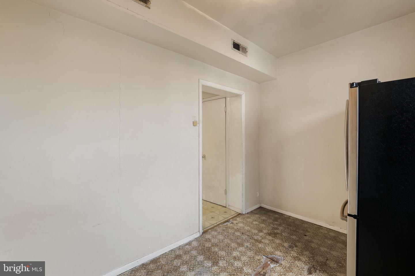 4208 4TH ST NW, WASHINGTON, District Of Columbia 20011, 3 Bedrooms Bedrooms, 8 Rooms Rooms,1 BathroomBathrooms,Residential,For sale,4208 4TH ST NW,DCDC2209712 MLS # DCDC2209712