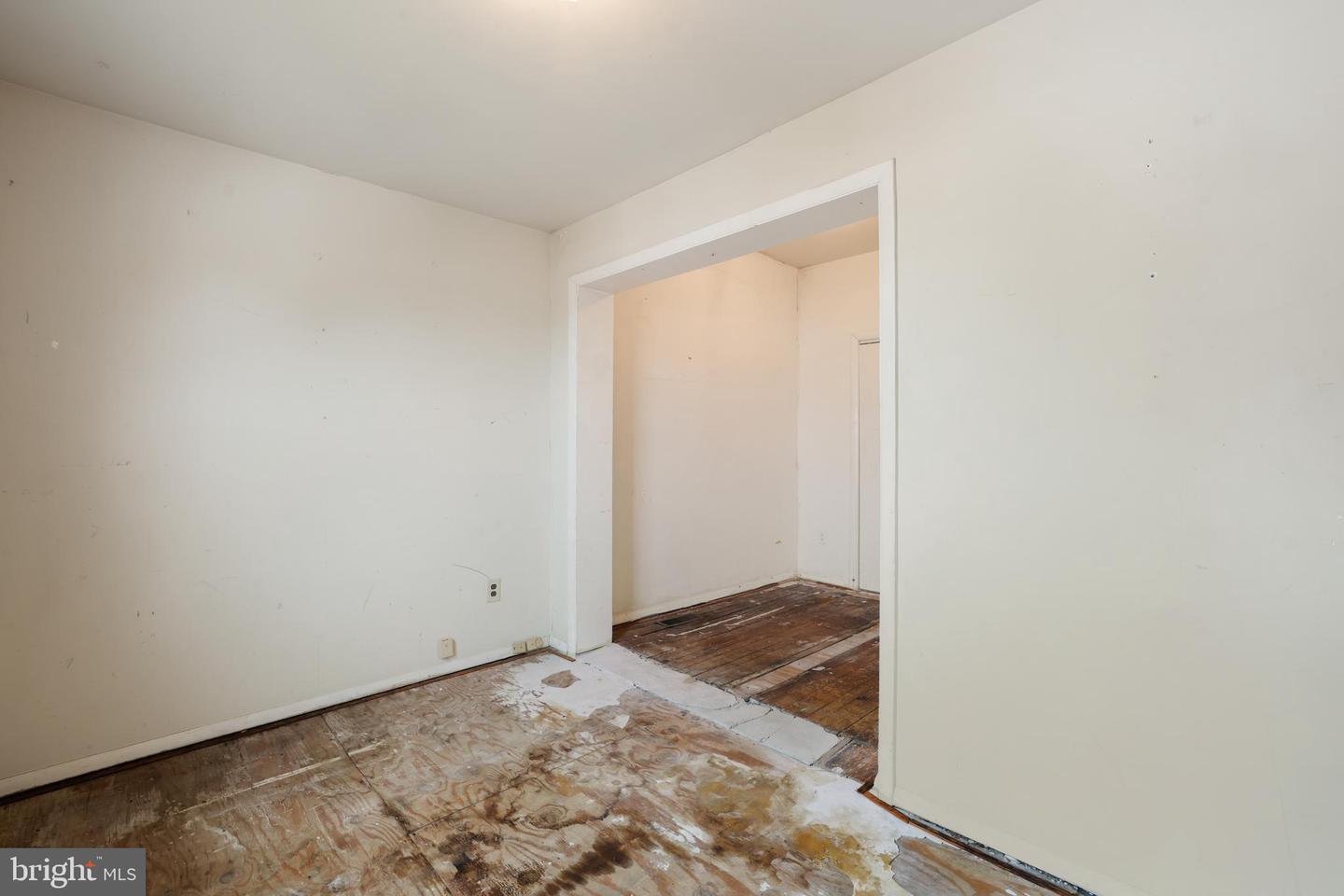 4208 4TH ST NW, WASHINGTON, District Of Columbia 20011, 3 Bedrooms Bedrooms, 8 Rooms Rooms,1 BathroomBathrooms,Residential,For sale,4208 4TH ST NW,DCDC2209712 MLS # DCDC2209712