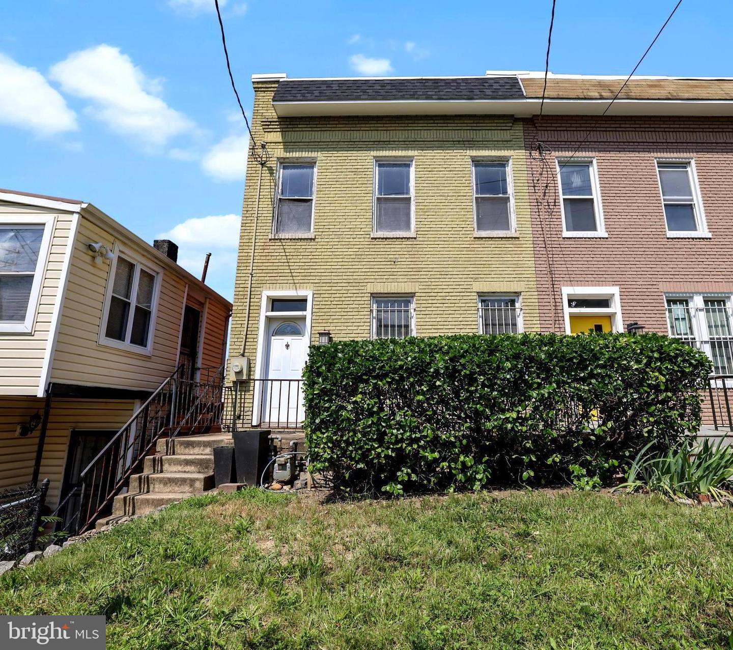 4208 4TH ST NW, WASHINGTON, District Of Columbia 20011, 3 Bedrooms Bedrooms, 8 Rooms Rooms,1 BathroomBathrooms,Residential,For sale,4208 4TH ST NW,DCDC2209712 MLS # DCDC2209712