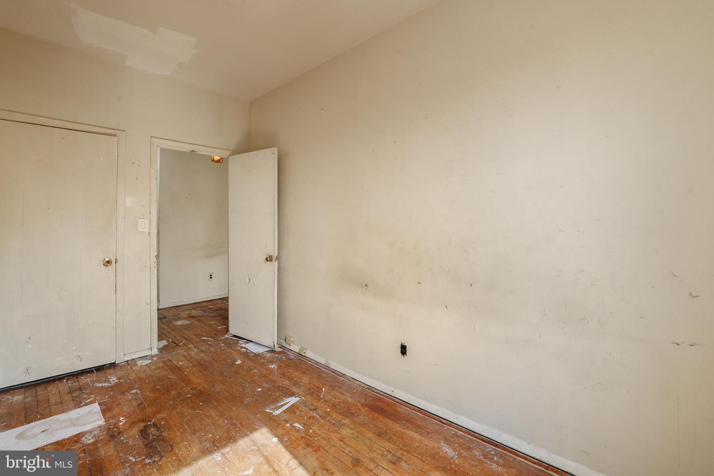 4208 4TH ST NW, WASHINGTON, District Of Columbia 20011, 3 Bedrooms Bedrooms, 8 Rooms Rooms,1 BathroomBathrooms,Residential,For sale,4208 4TH ST NW,DCDC2209712 MLS # DCDC2209712