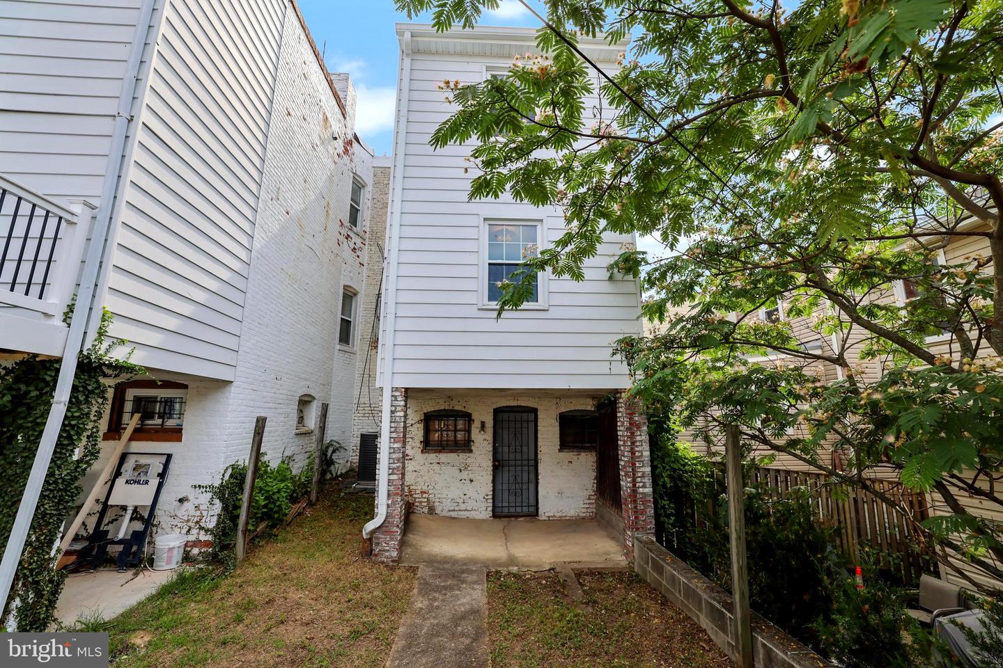 4208 4TH ST NW, WASHINGTON, District Of Columbia 20011, 3 Bedrooms Bedrooms, 8 Rooms Rooms,1 BathroomBathrooms,Residential,For sale,4208 4TH ST NW,DCDC2209712 MLS # DCDC2209712