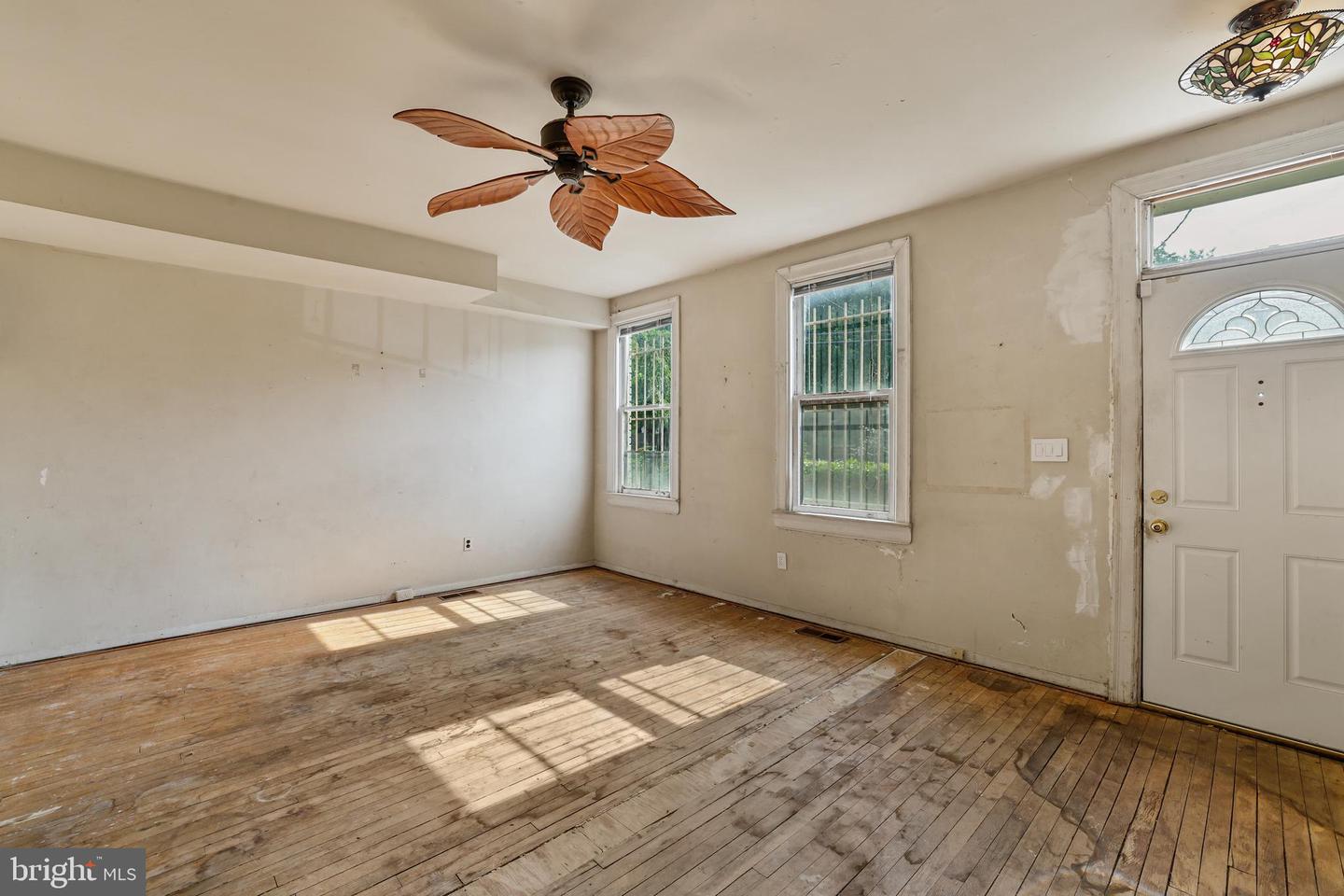 4208 4TH ST NW, WASHINGTON, District Of Columbia 20011, 3 Bedrooms Bedrooms, 8 Rooms Rooms,1 BathroomBathrooms,Residential,For sale,4208 4TH ST NW,DCDC2209712 MLS # DCDC2209712