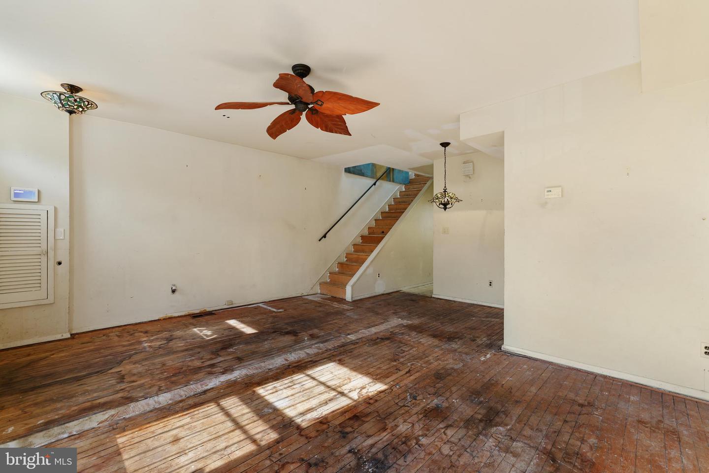 4208 4TH ST NW, WASHINGTON, District Of Columbia 20011, 3 Bedrooms Bedrooms, 8 Rooms Rooms,1 BathroomBathrooms,Residential,For sale,4208 4TH ST NW,DCDC2209712 MLS # DCDC2209712