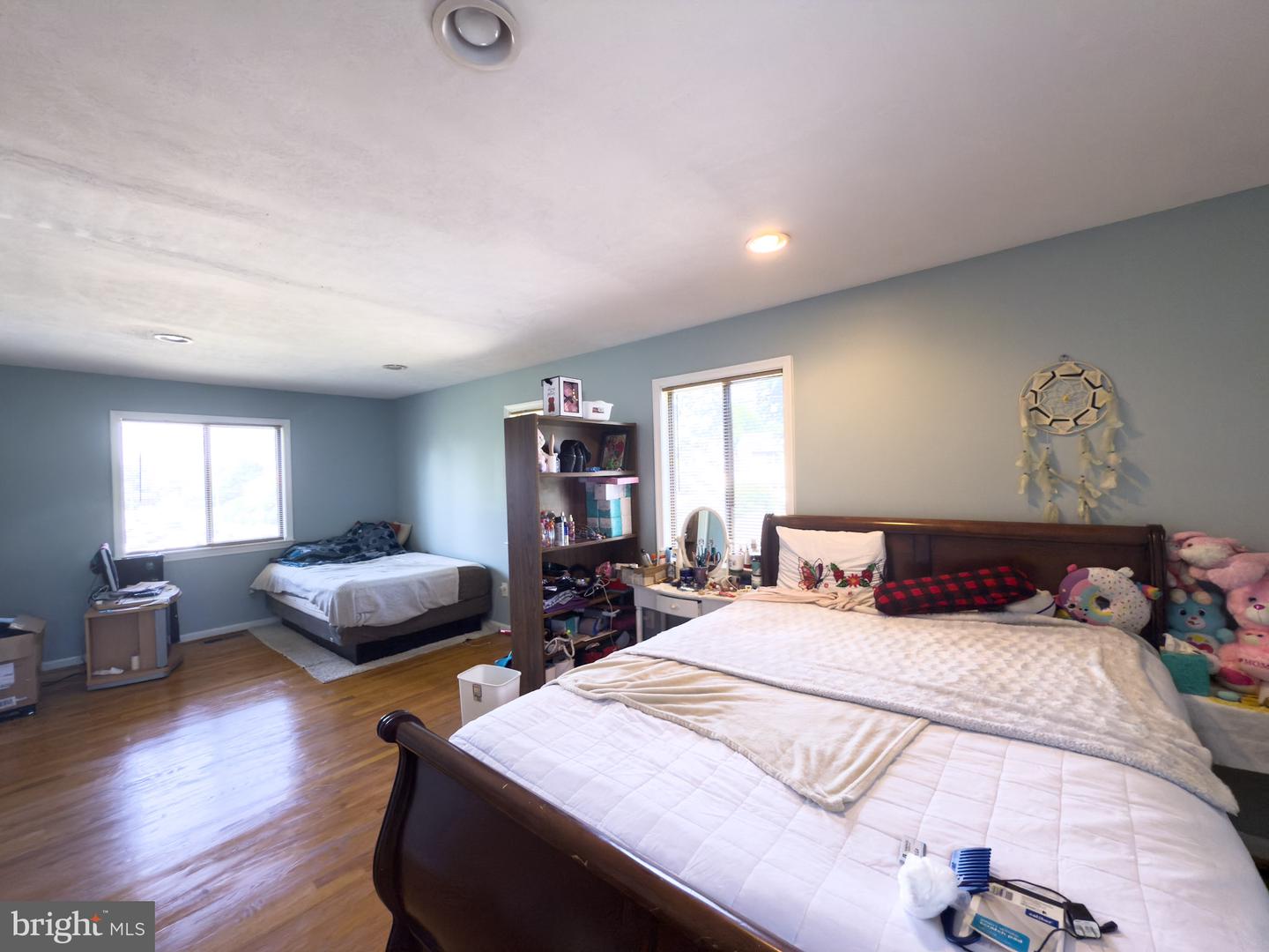 8 DAVIS AVE SW, LEESBURG, Virginia 20175, 4 Bedrooms Bedrooms, 7 Rooms Rooms,2 BathroomsBathrooms,Residential,For sale,8 DAVIS AVE SW,VALO2101774 MLS # VALO2101774