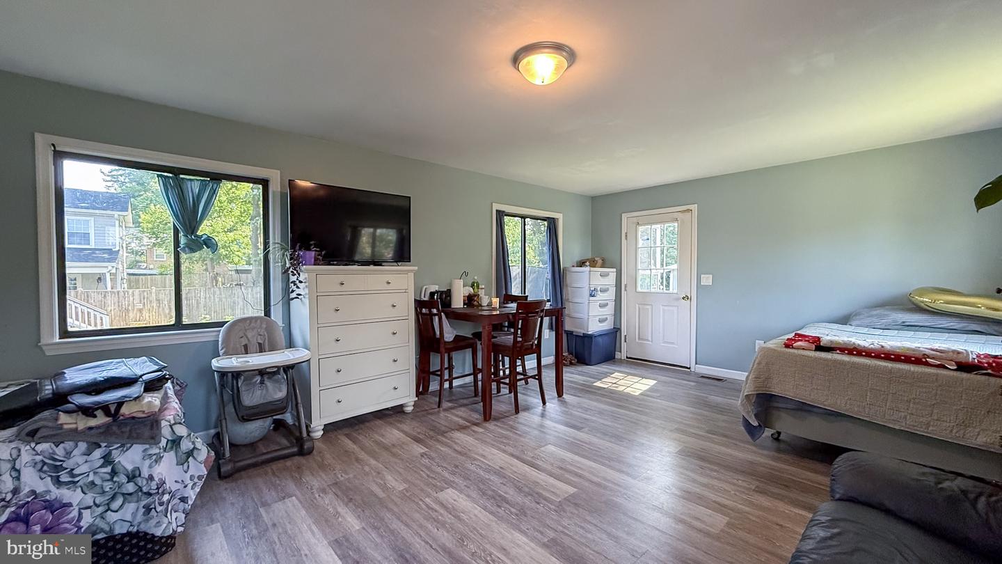 8 DAVIS AVE SW, LEESBURG, Virginia 20175, 4 Bedrooms Bedrooms, 7 Rooms Rooms,2 BathroomsBathrooms,Residential,For sale,8 DAVIS AVE SW,VALO2101774 MLS # VALO2101774