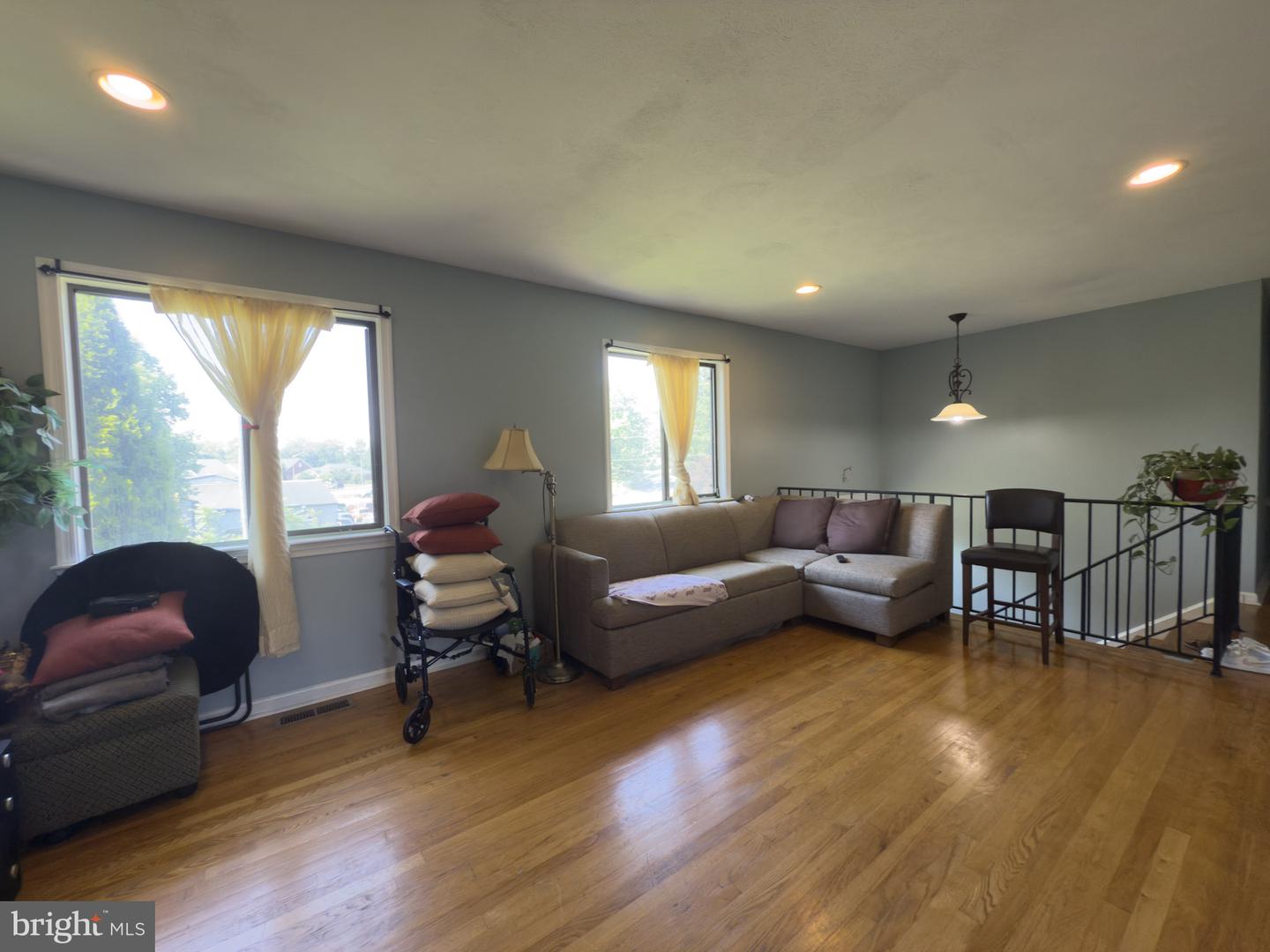 8 DAVIS AVE SW, LEESBURG, Virginia 20175, 4 Bedrooms Bedrooms, 7 Rooms Rooms,2 BathroomsBathrooms,Residential,For sale,8 DAVIS AVE SW,VALO2101774 MLS # VALO2101774
