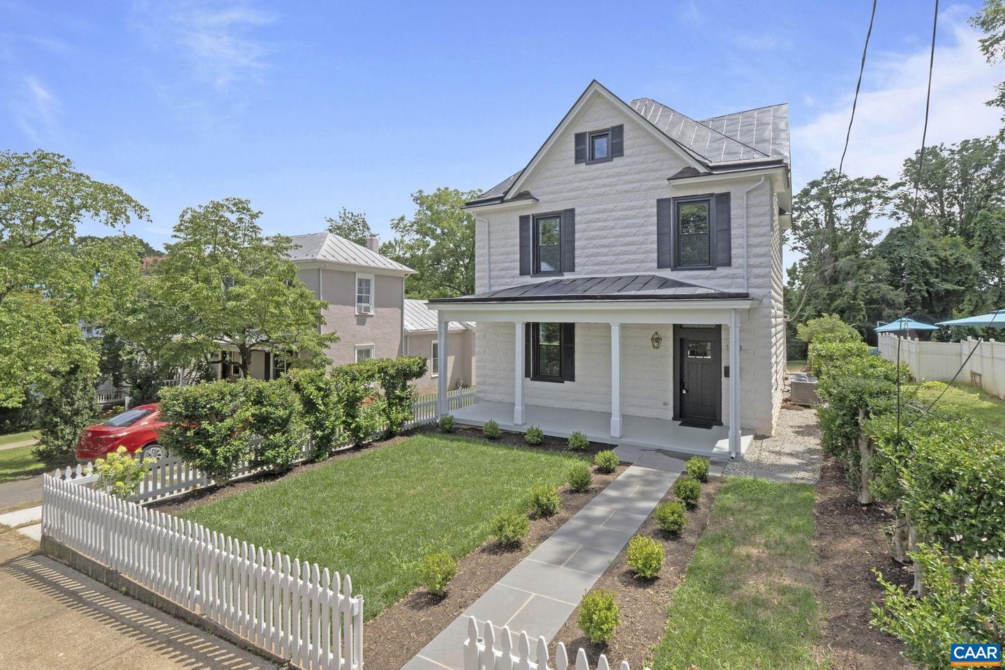 1108 EAST JEFFERSON ST, CHARLOTTESVILLE, Virginia 22902, 3 Bedrooms Bedrooms, ,3 BathroomsBathrooms,Residential,For sale,1108 EAST JEFFERSON ST,666576 MLS # 666576