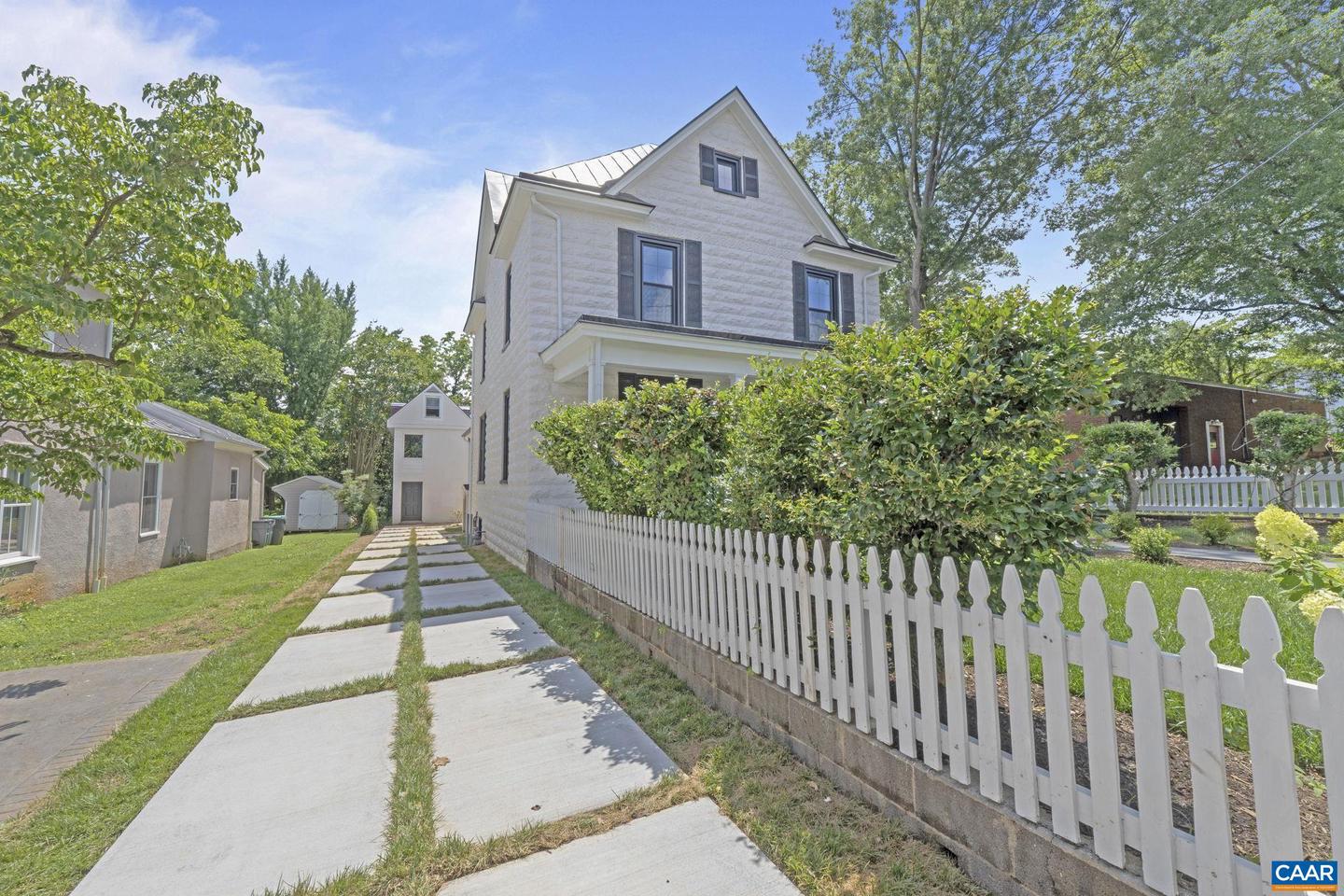 1108 EAST JEFFERSON ST, CHARLOTTESVILLE, Virginia 22902, 3 Bedrooms Bedrooms, ,3 BathroomsBathrooms,Residential,For sale,1108 EAST JEFFERSON ST,666576 MLS # 666576
