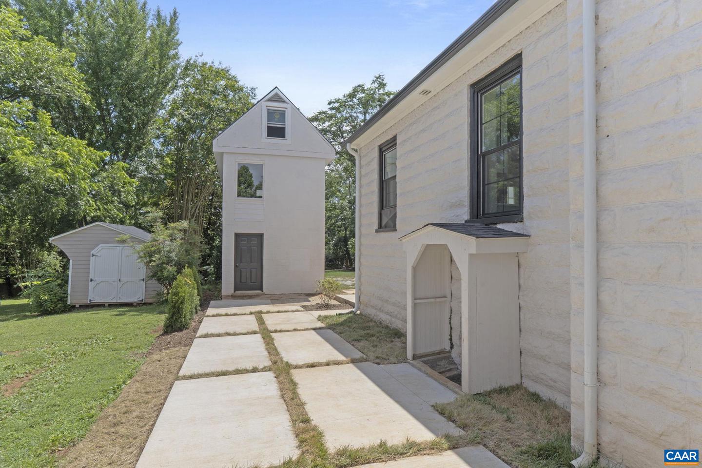 1108 EAST JEFFERSON ST, CHARLOTTESVILLE, Virginia 22902, 3 Bedrooms Bedrooms, ,3 BathroomsBathrooms,Residential,For sale,1108 EAST JEFFERSON ST,666576 MLS # 666576