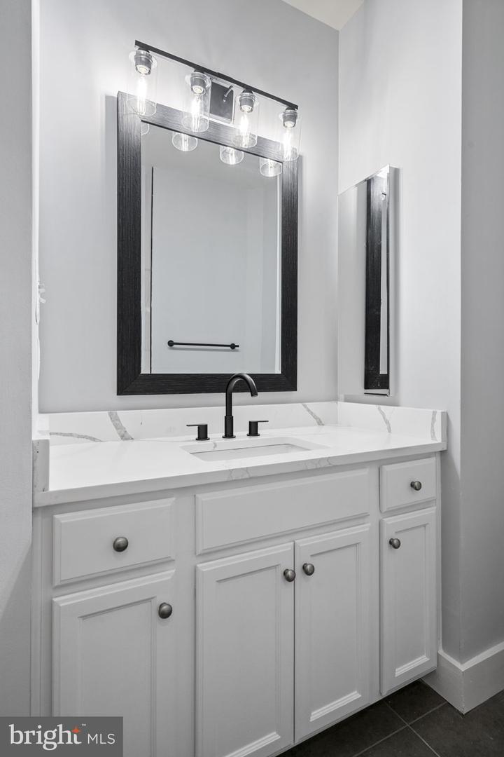 43915 KITTIWAKE DR, LEESBURG, Virginia 20176, 5 Bedrooms Bedrooms, ,4 BathroomsBathrooms,Residential,For sale,43915 KITTIWAKE DR,VALO2101836 MLS # VALO2101836